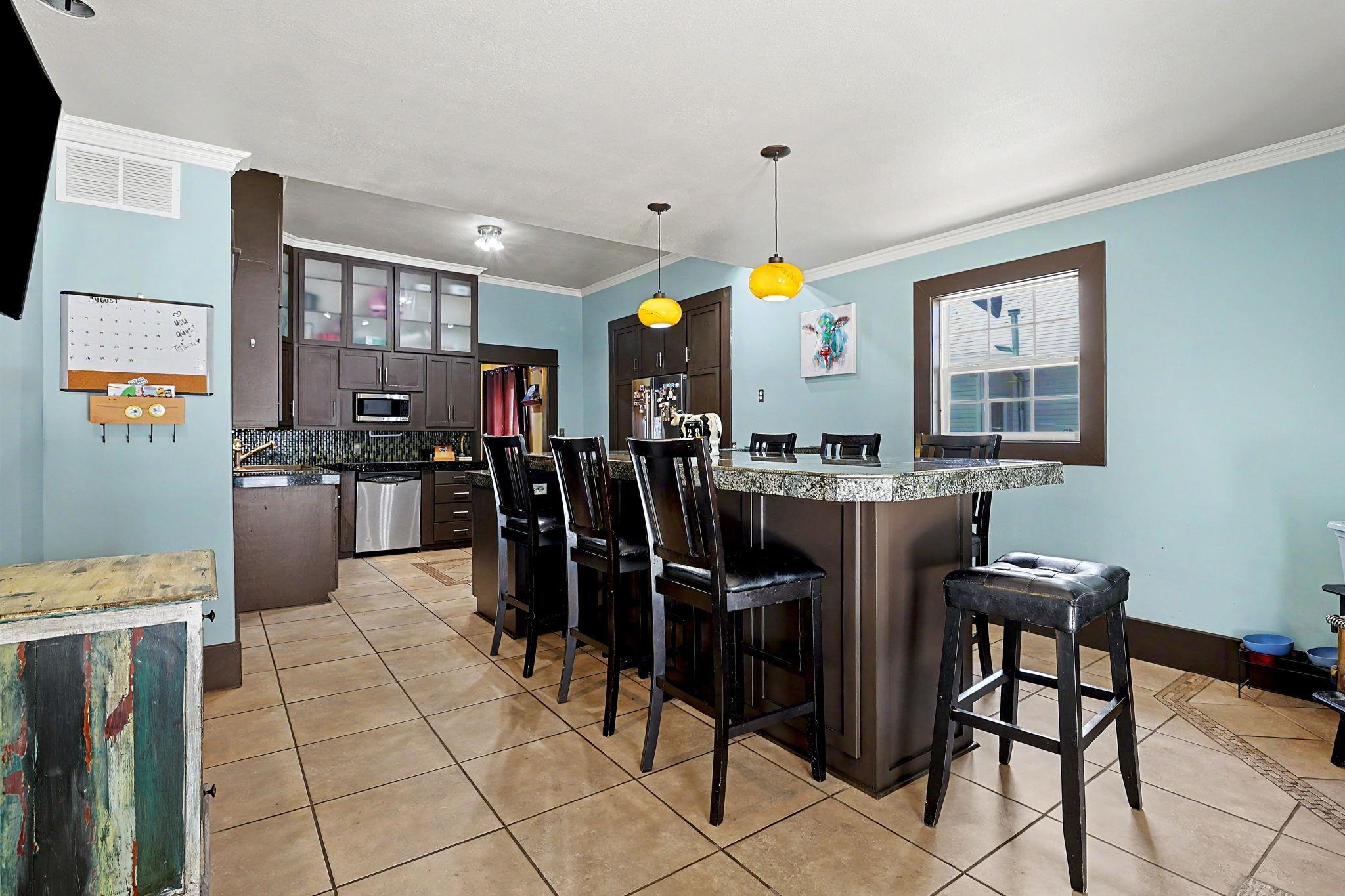 518 E Mulvane Property Photo 8