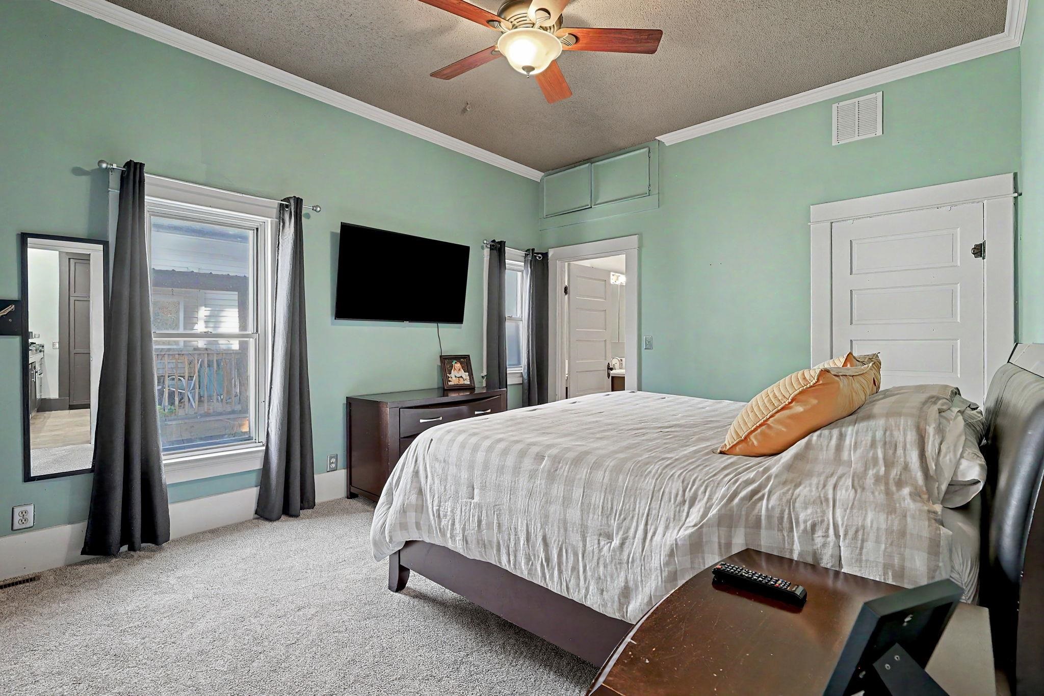 518 E Mulvane Property Photo 9