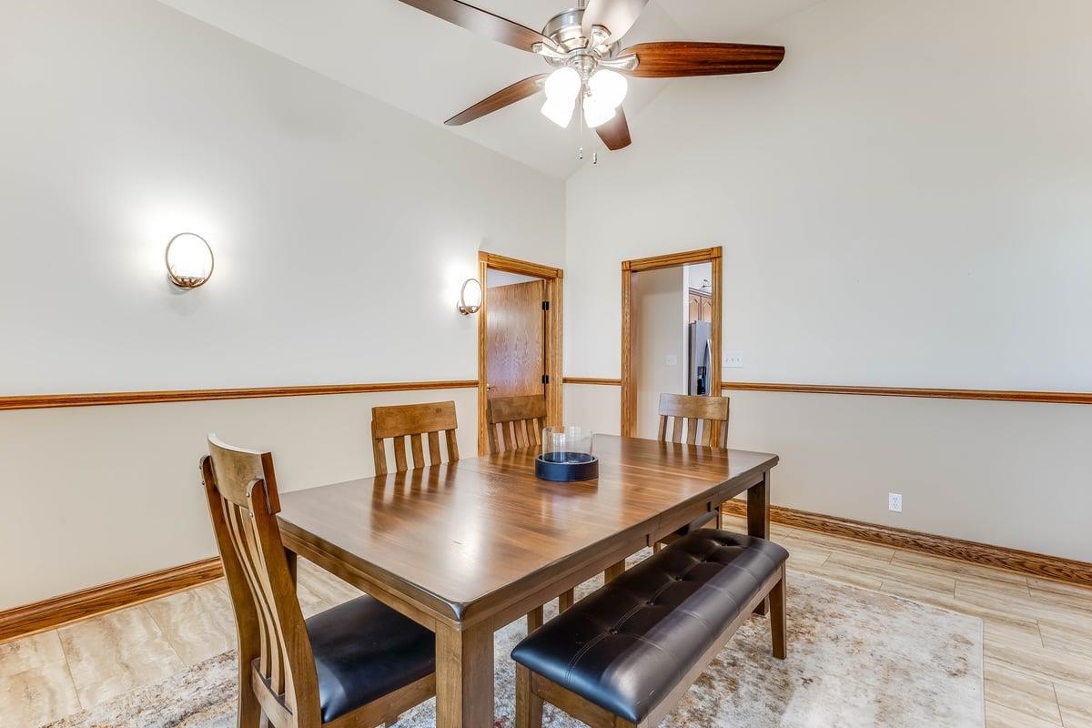 3905 Meadow Ridge Ln Property Photo 14