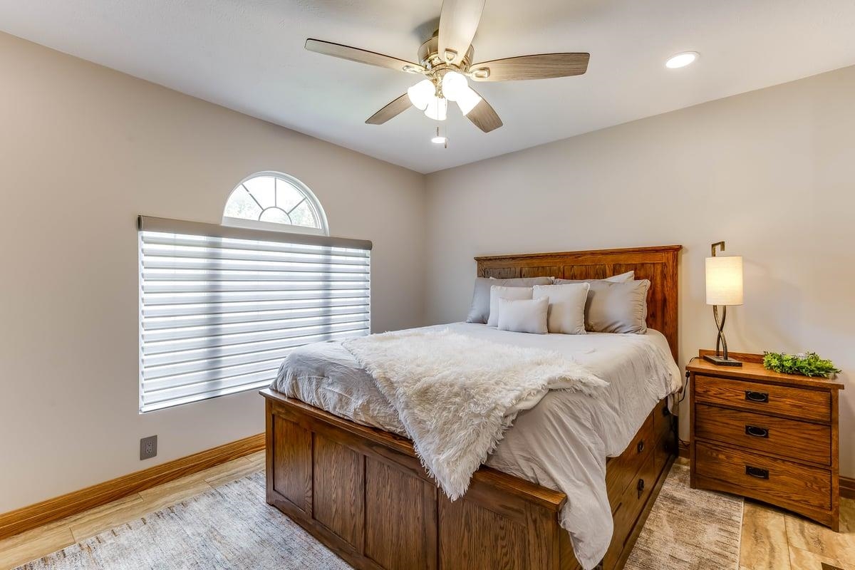 3905 Meadow Ridge Ln Property Photo 16