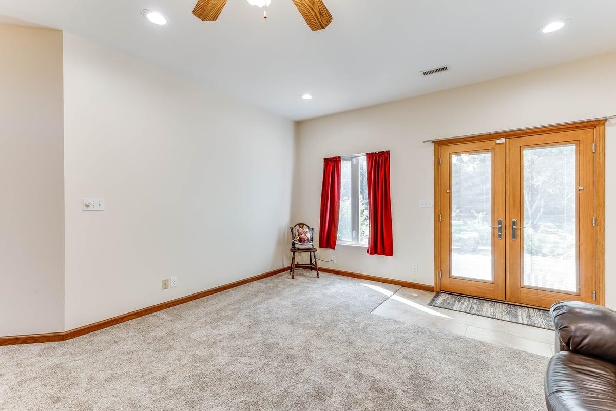 3905 Meadow Ridge Ln Property Photo 22