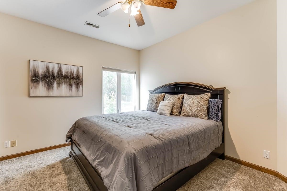 3905 Meadow Ridge Ln Property Photo 24