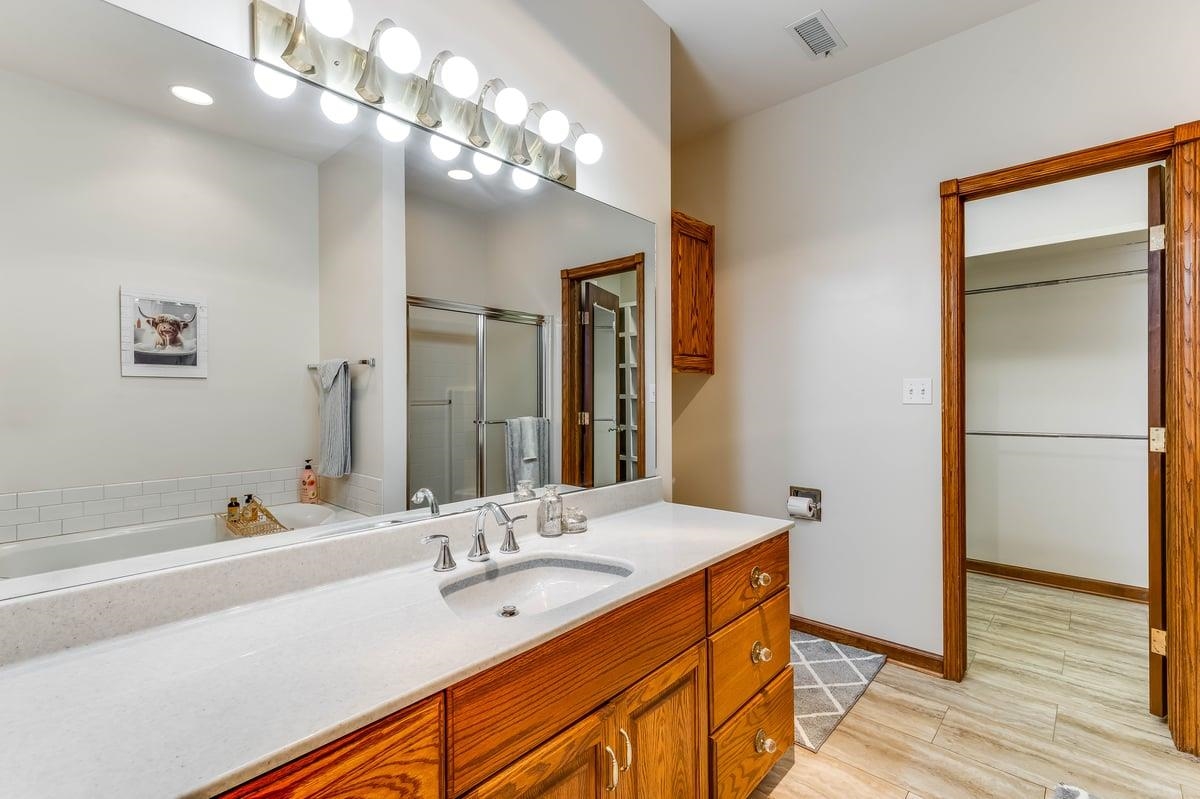 3905 Meadow Ridge Ln Property Photo 26