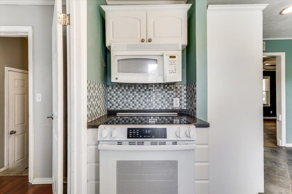 1223 Cloverdale Property Photo 13