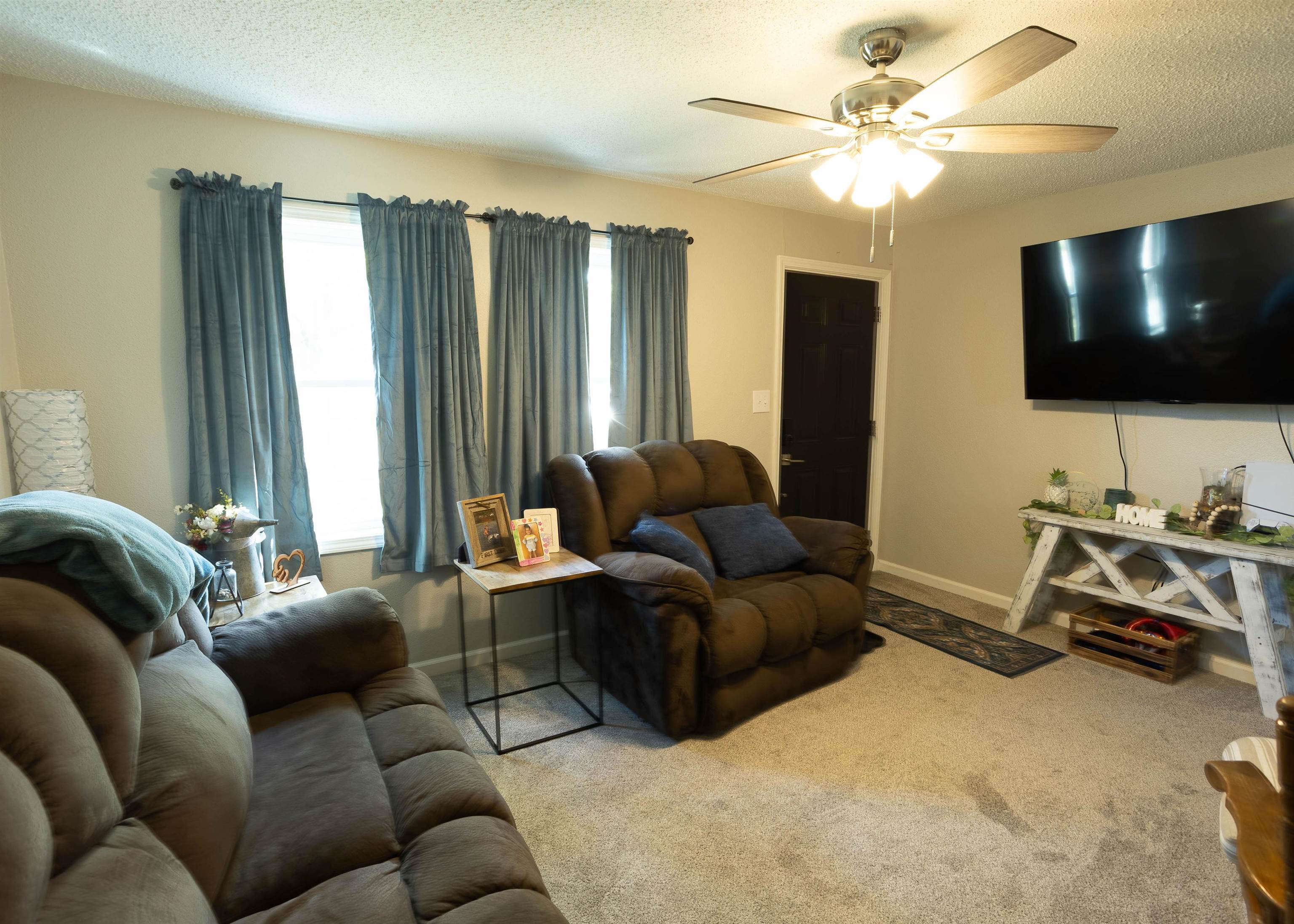 710 W Vine Property Photo 4