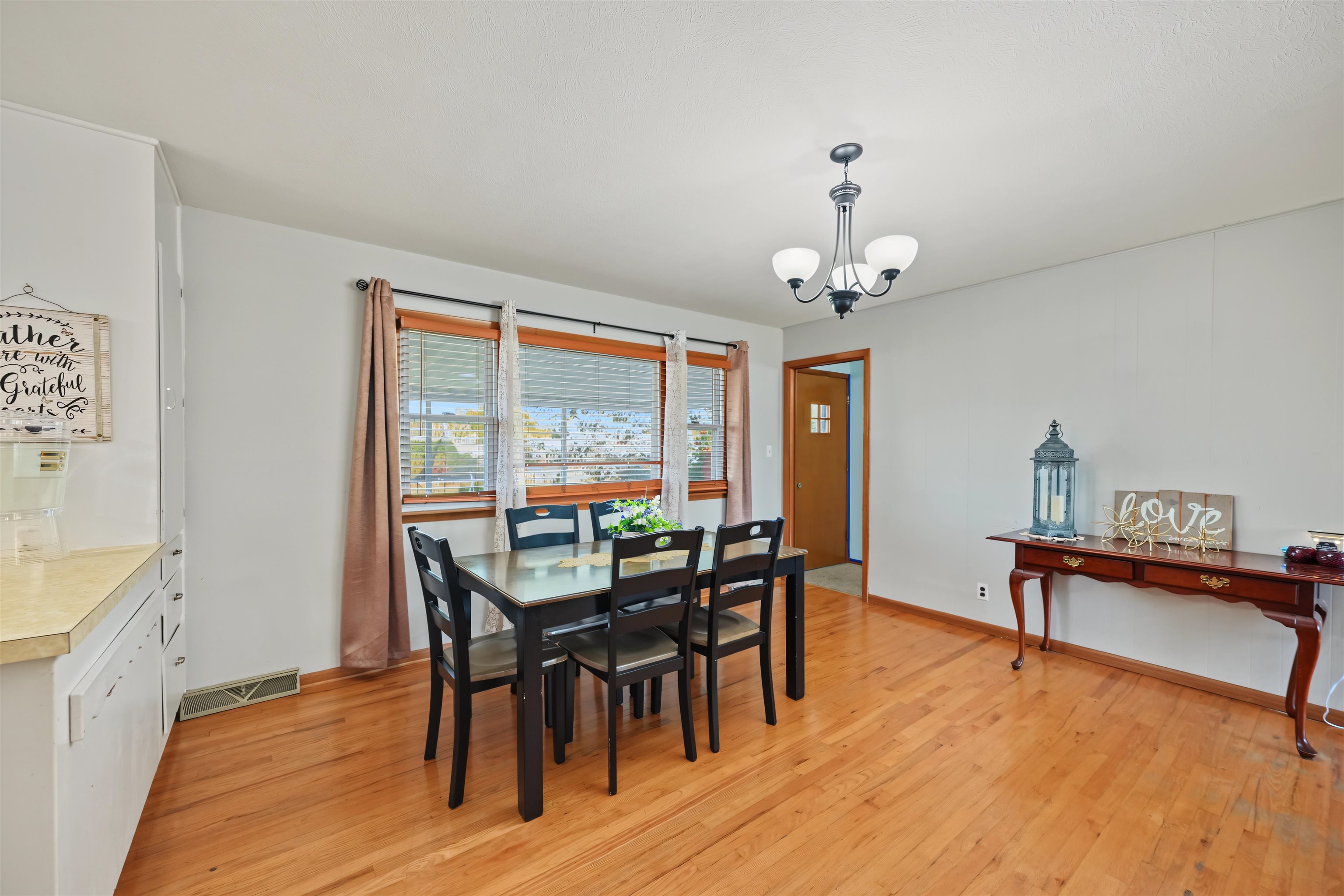 2181 Kensington Rd Property Photo 5
