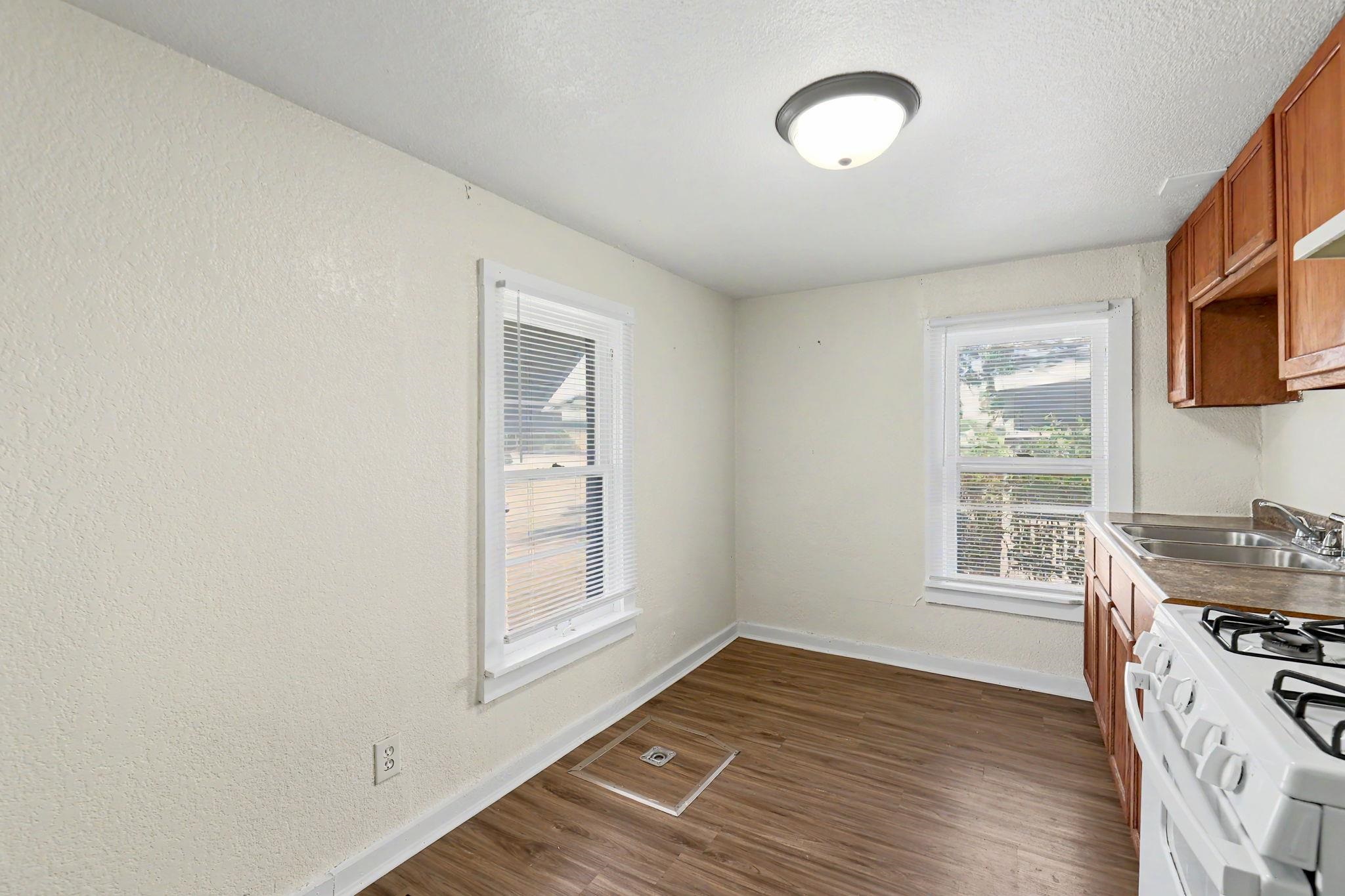 1312 S Meridian Ave Property Photo 11