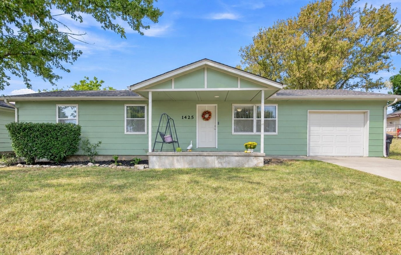1425 Spencer St Property Photo 1