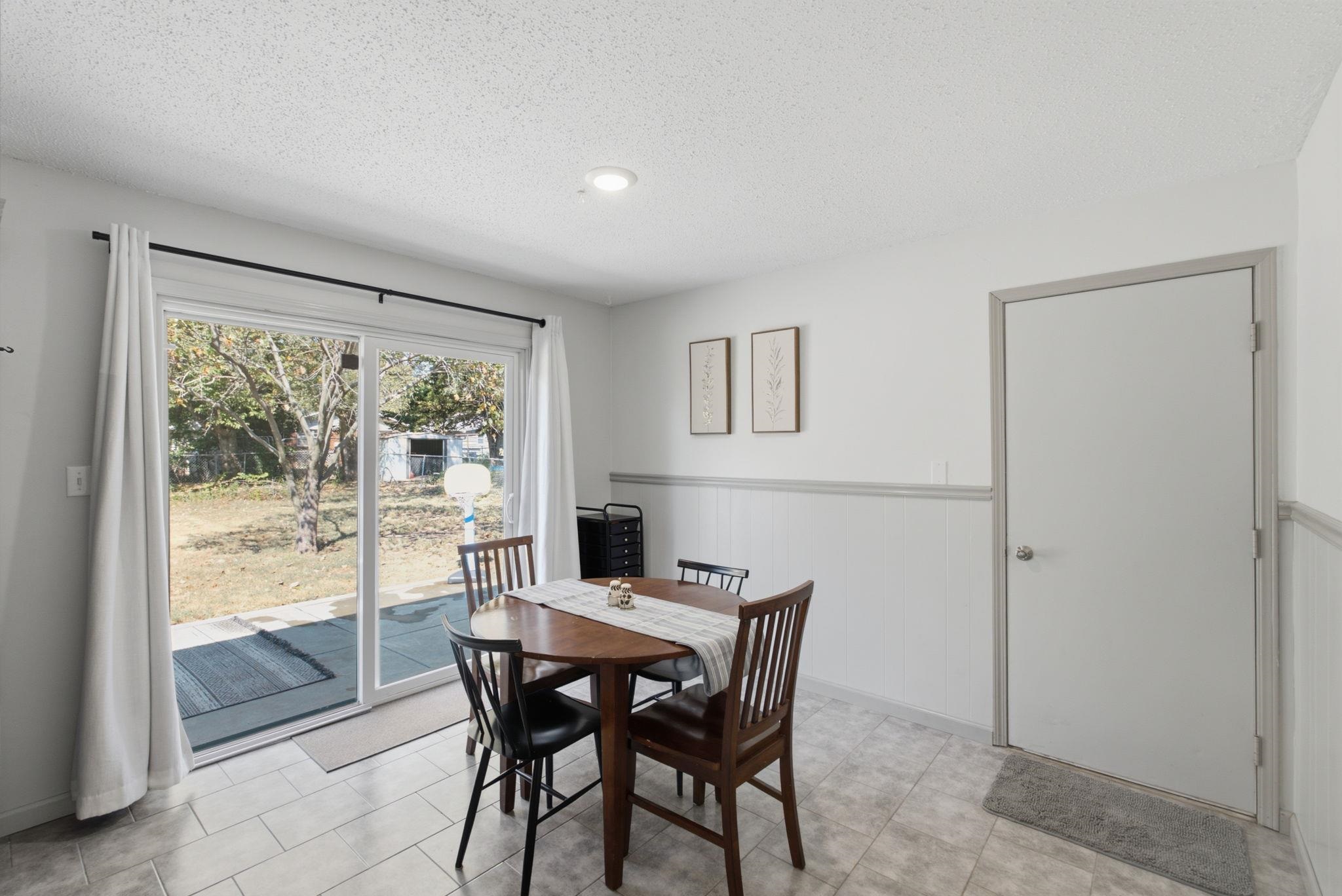 1425 Spencer St Property Photo 6