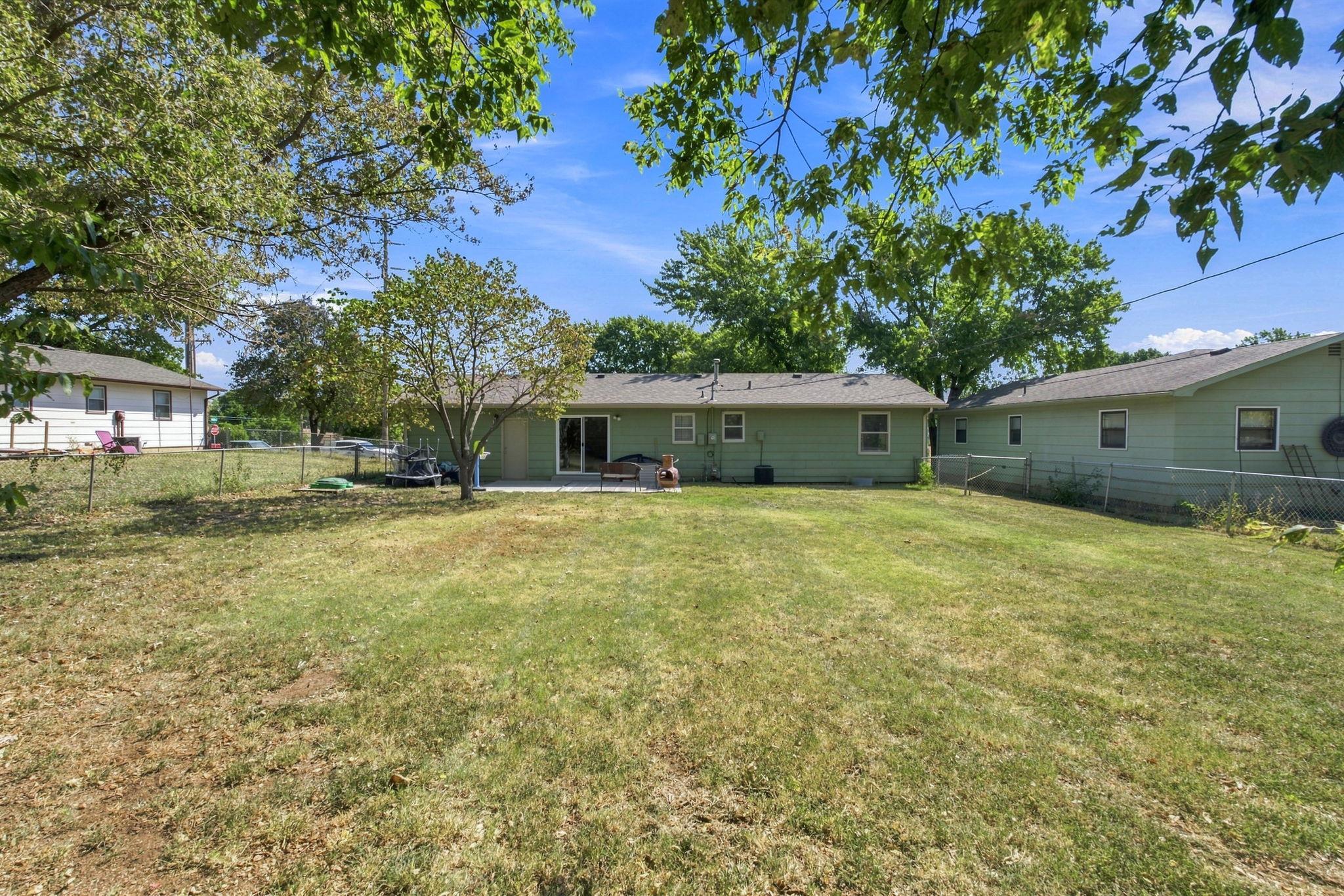 1425 Spencer St Property Photo 21