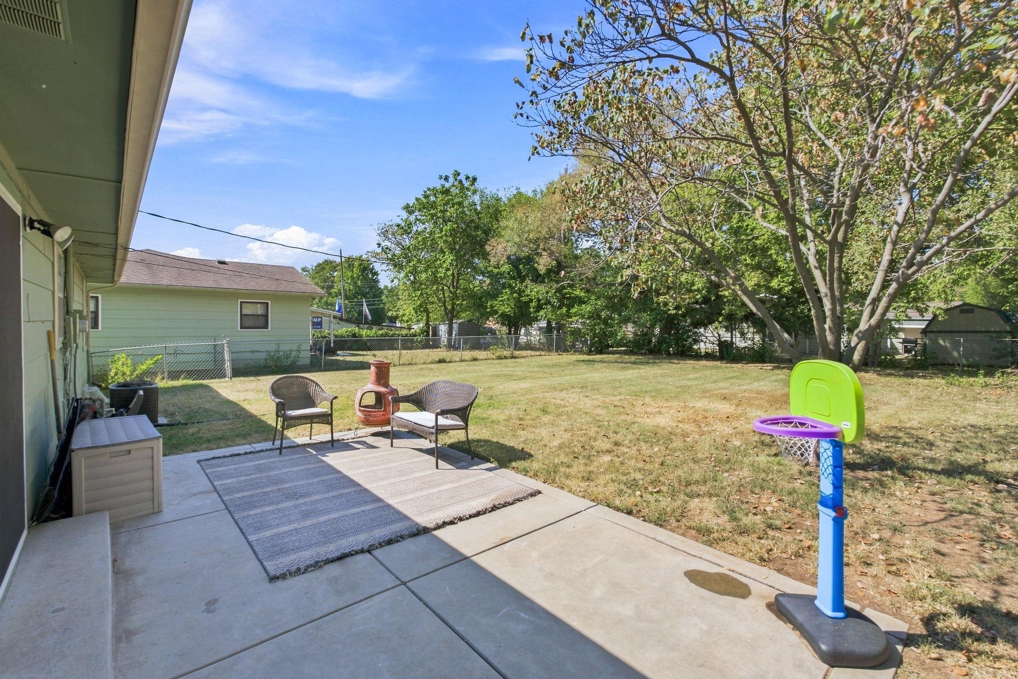 1425 Spencer St Property Photo 23