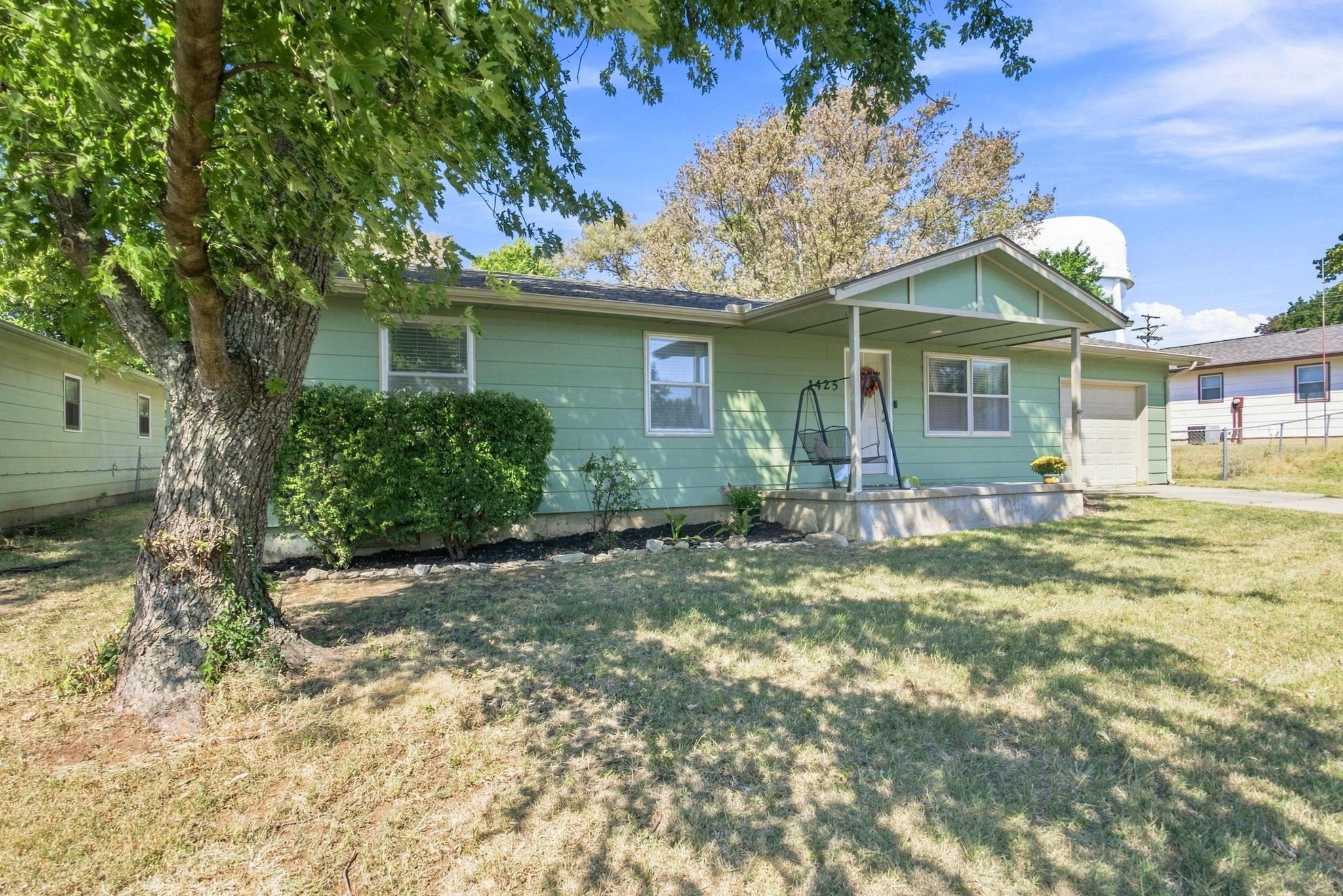 1425 Spencer St Property Photo 29