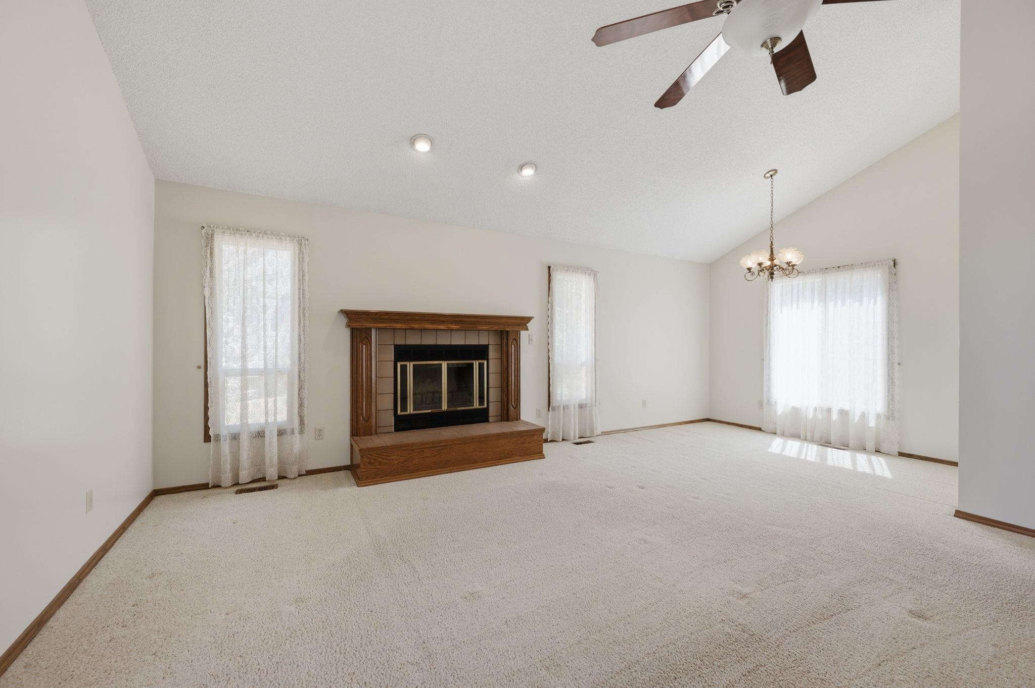 1304 N Jay Ct. Property Photo 3
