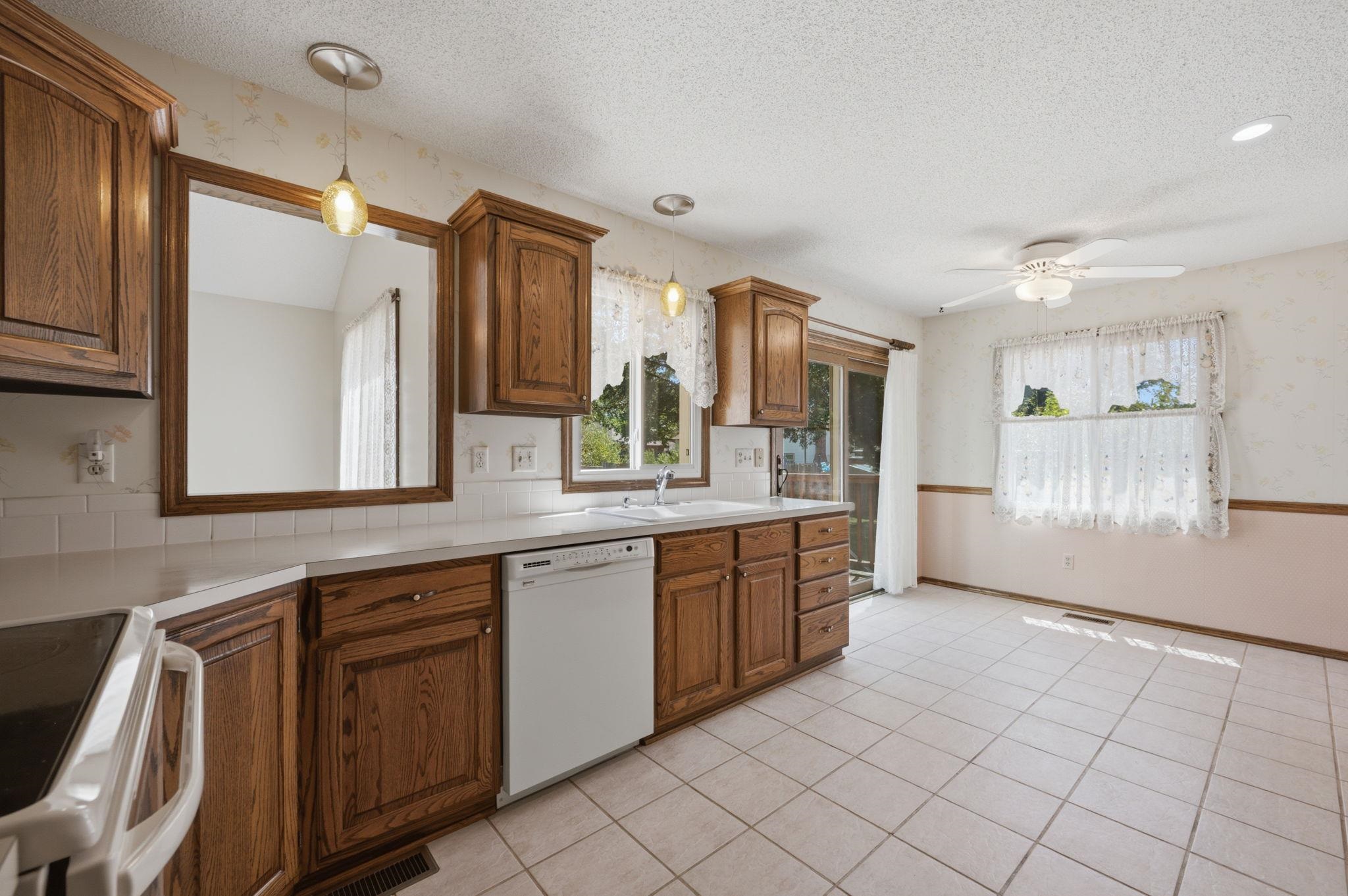 1304 N Jay Ct. Property Photo 8
