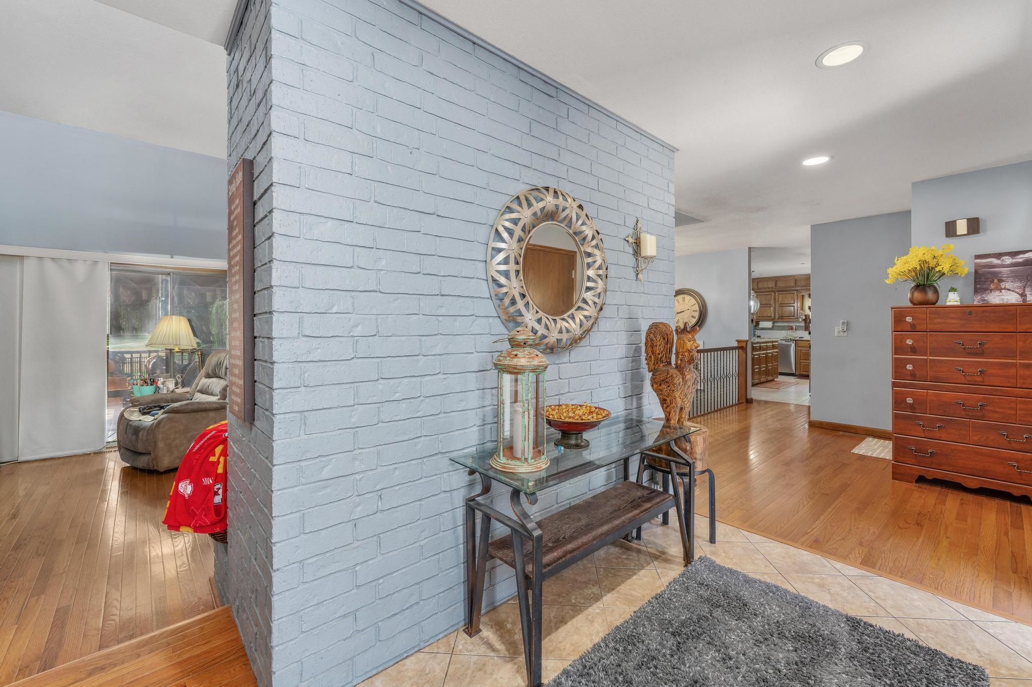 1709 N Amarado Property Photo 3