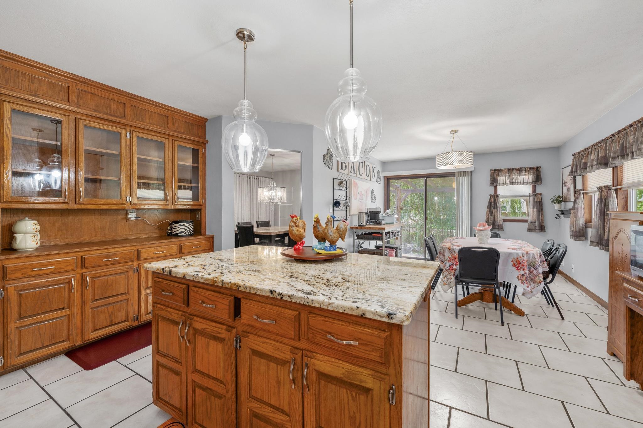 1709 N Amarado Property Photo 9