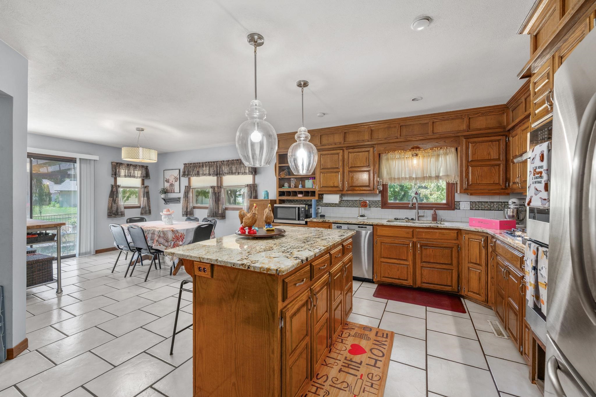 1709 N Amarado Property Photo 10