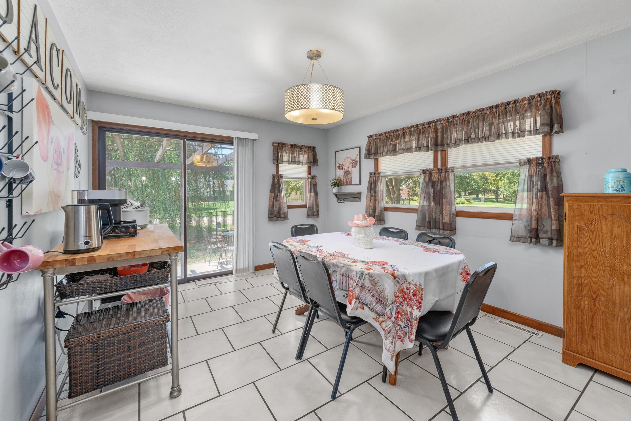 1709 N Amarado Property Photo 12