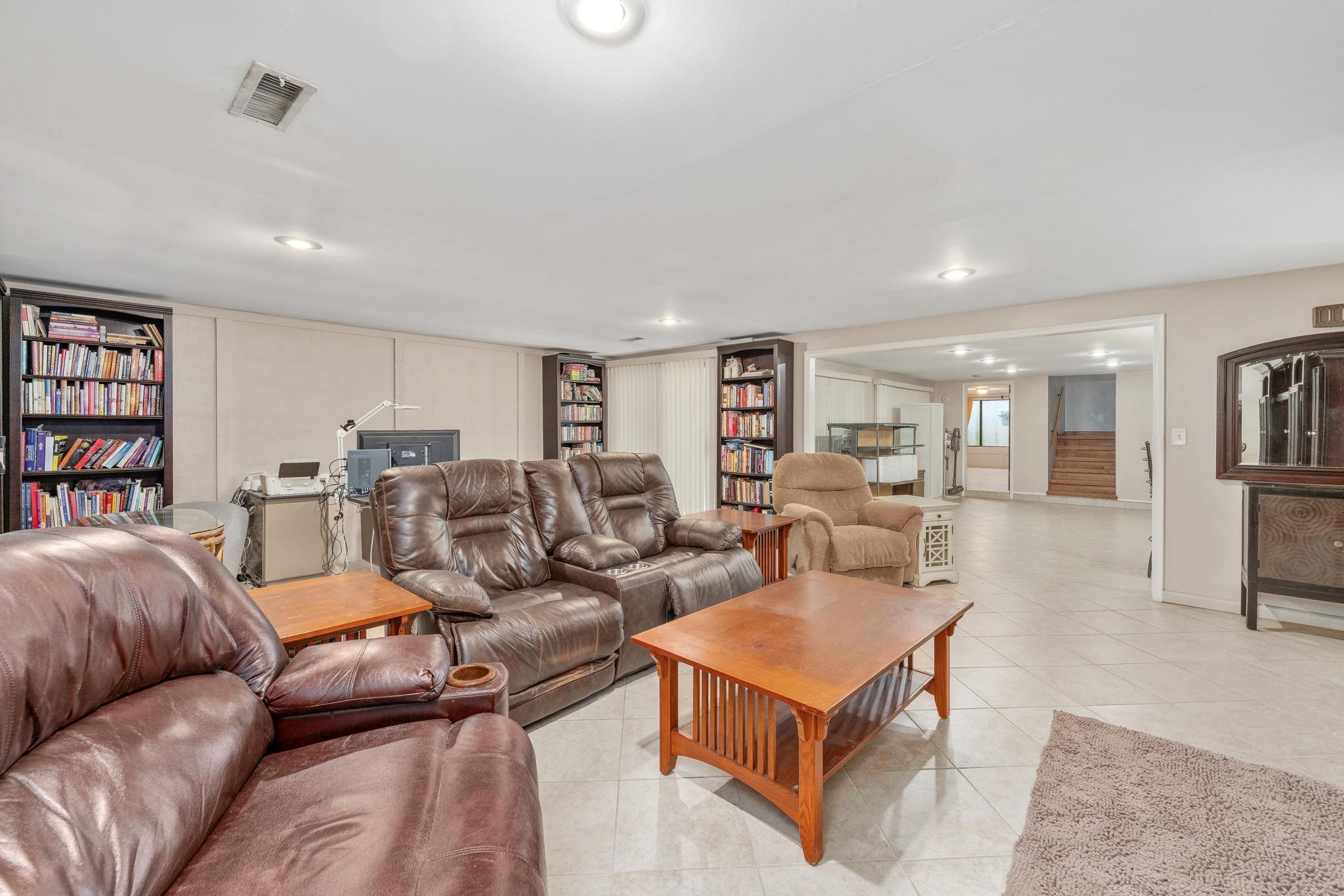 1709 N Amarado Property Photo 24