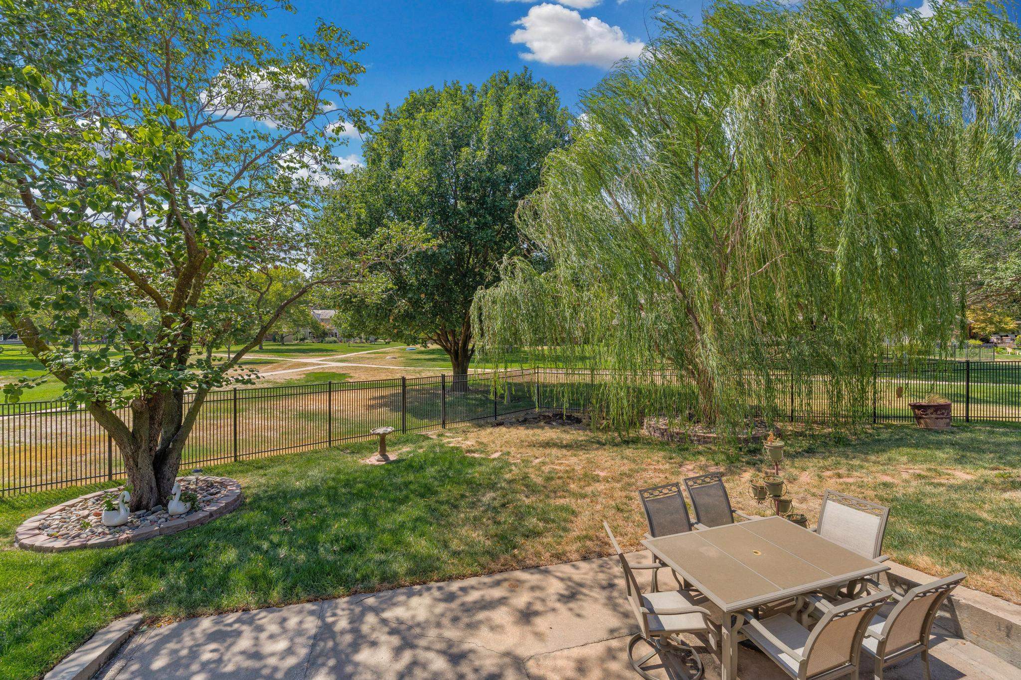 1709 N Amarado Property Photo 29
