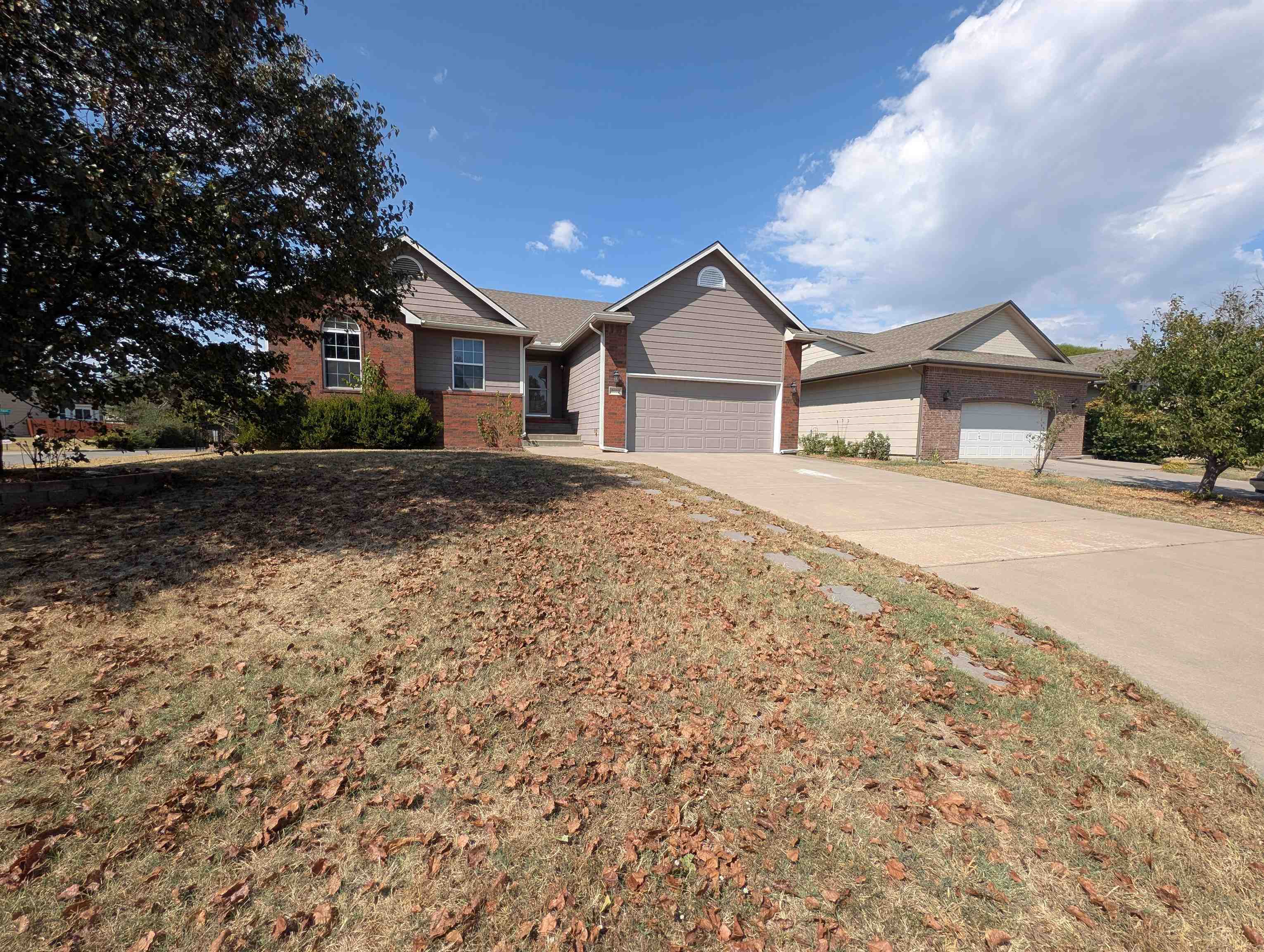 4602 E Willow Point Ct Property Photo 3