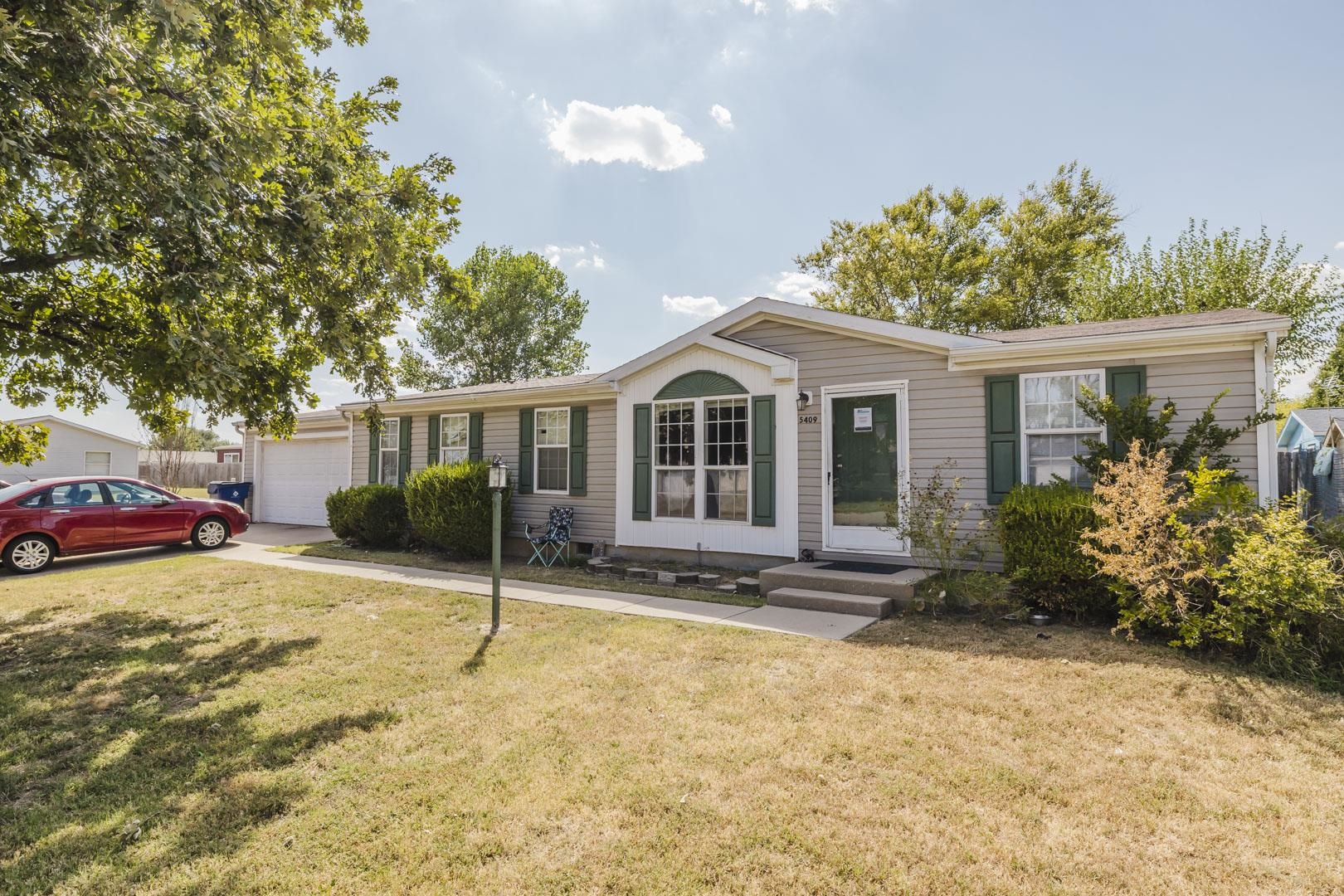 5409 S Vine St. Property Photo 1