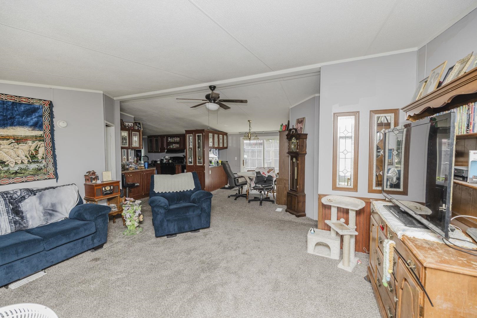5409 S Vine St. Property Photo 4