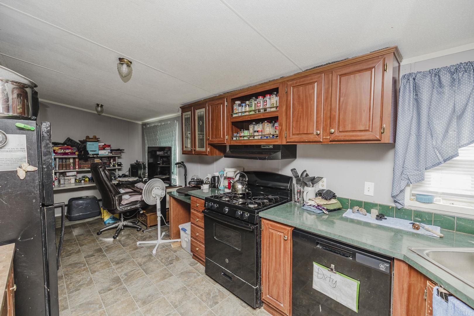 5409 S Vine St. Property Photo 7