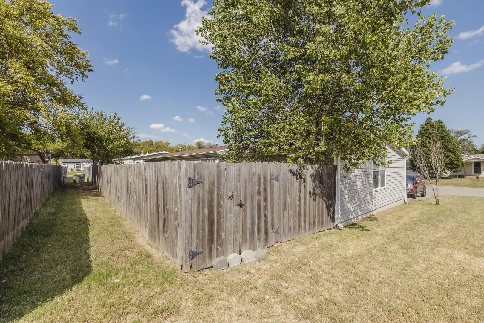 5409 S Vine St. Property Photo 27