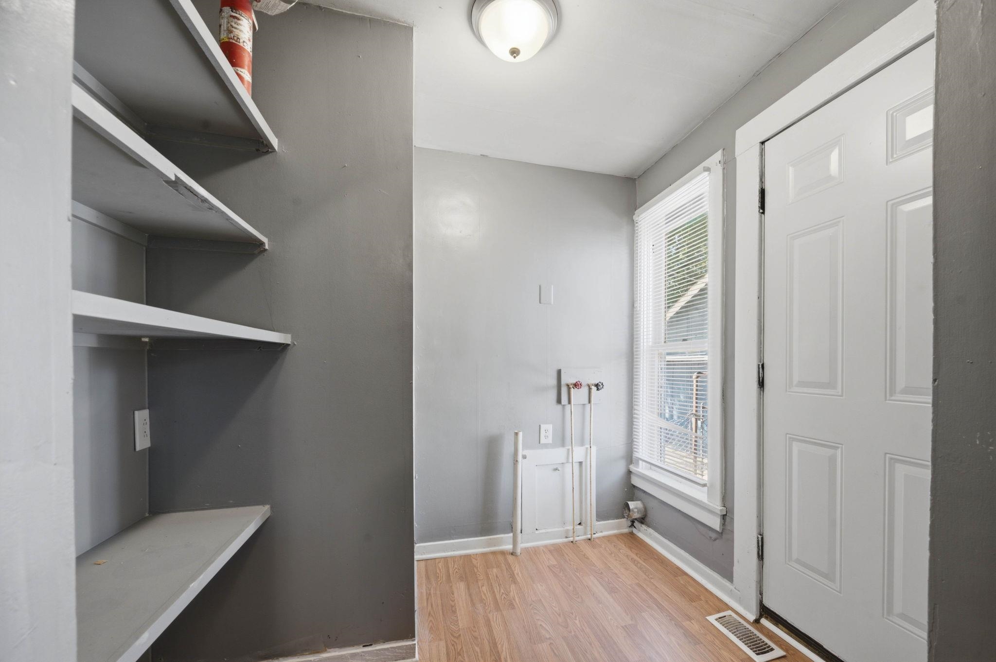 2035 N Park Place Property Photo 14