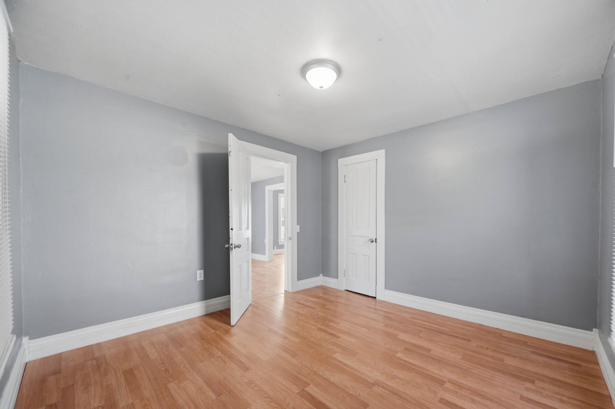 2035 N Park Place Property Photo 18