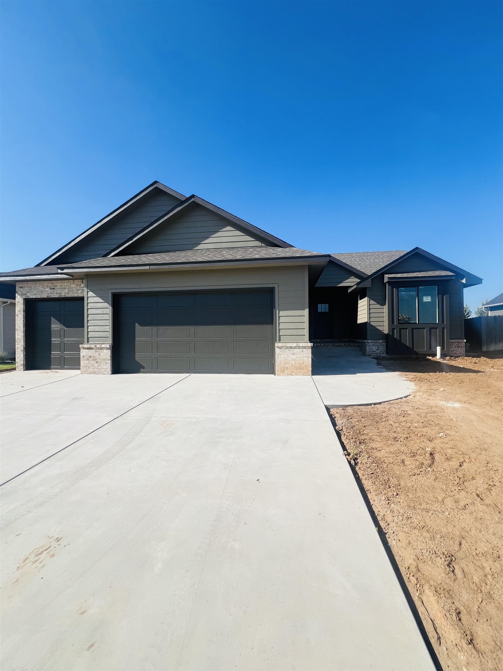 10806 W Graber St. Property Photo 1