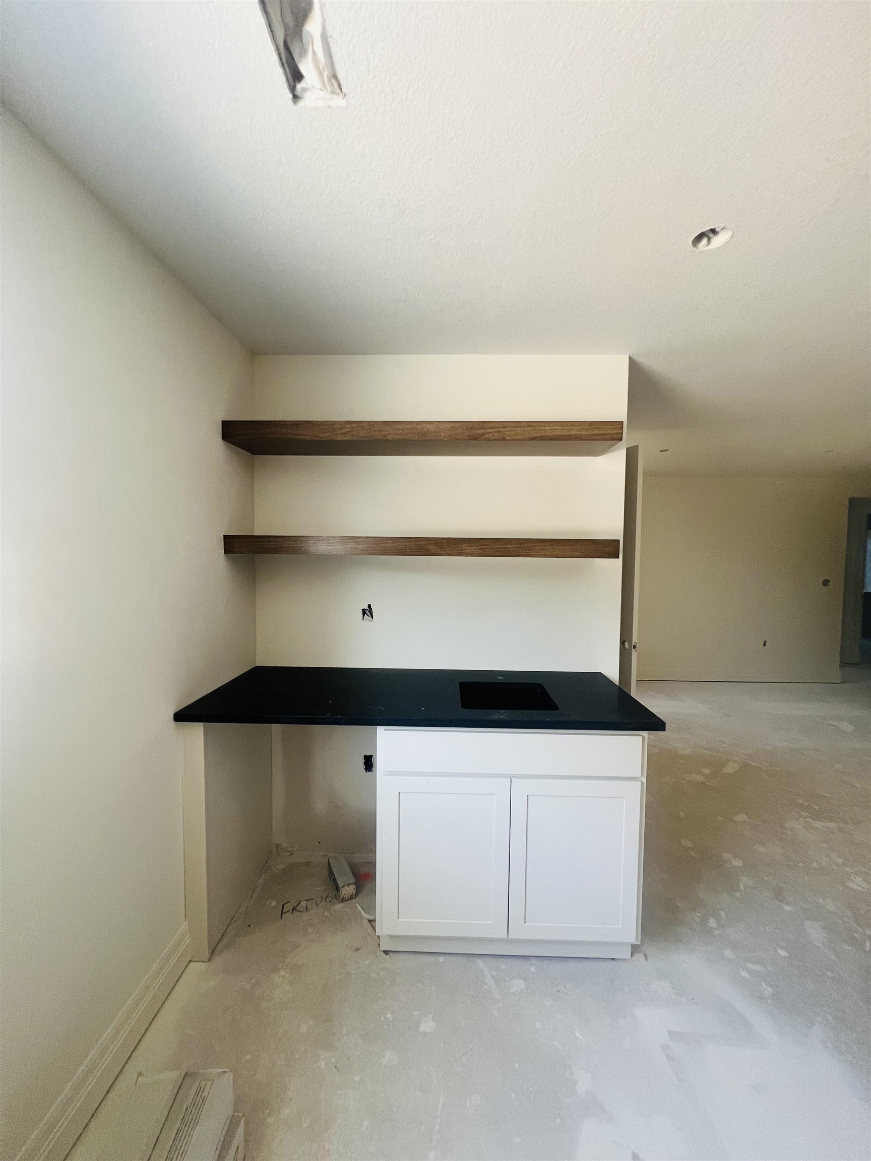 10806 W Graber St. Property Photo 6