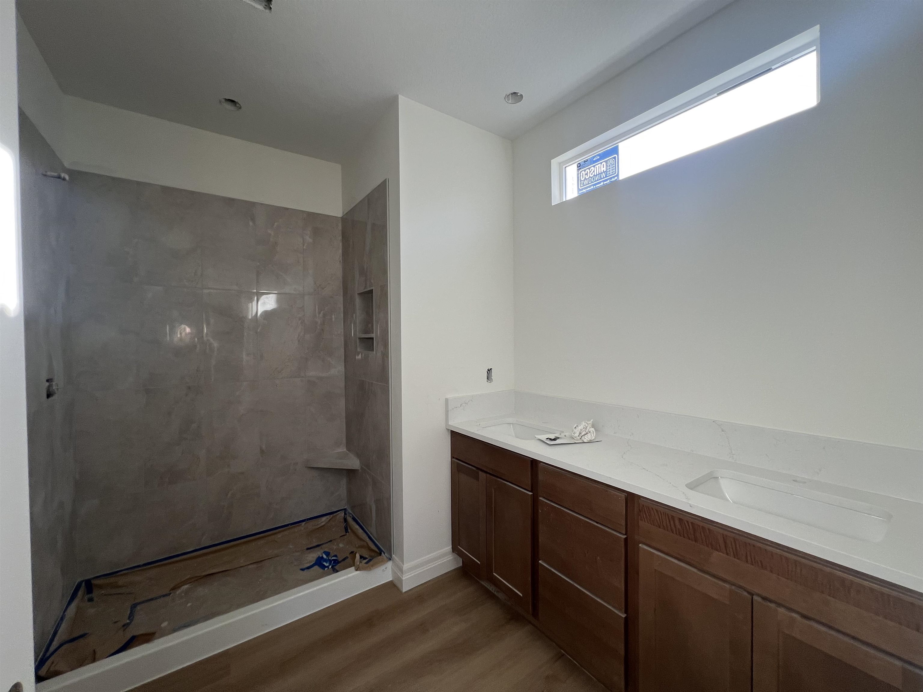 10806 W Graber St. Property Photo 6
