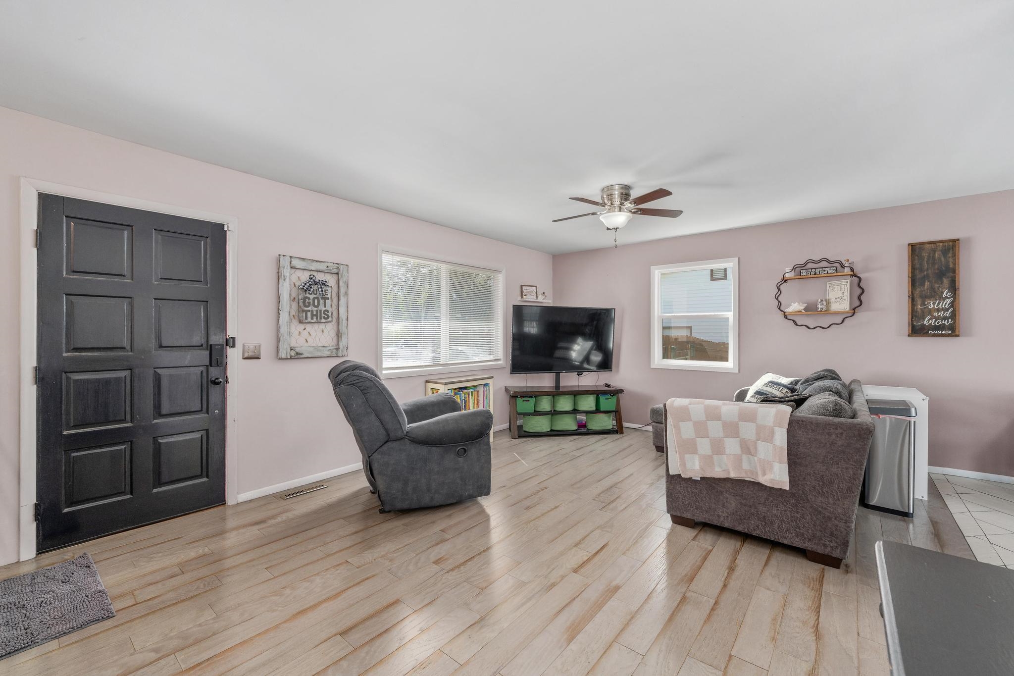 1416 N Park St Property Photo 6