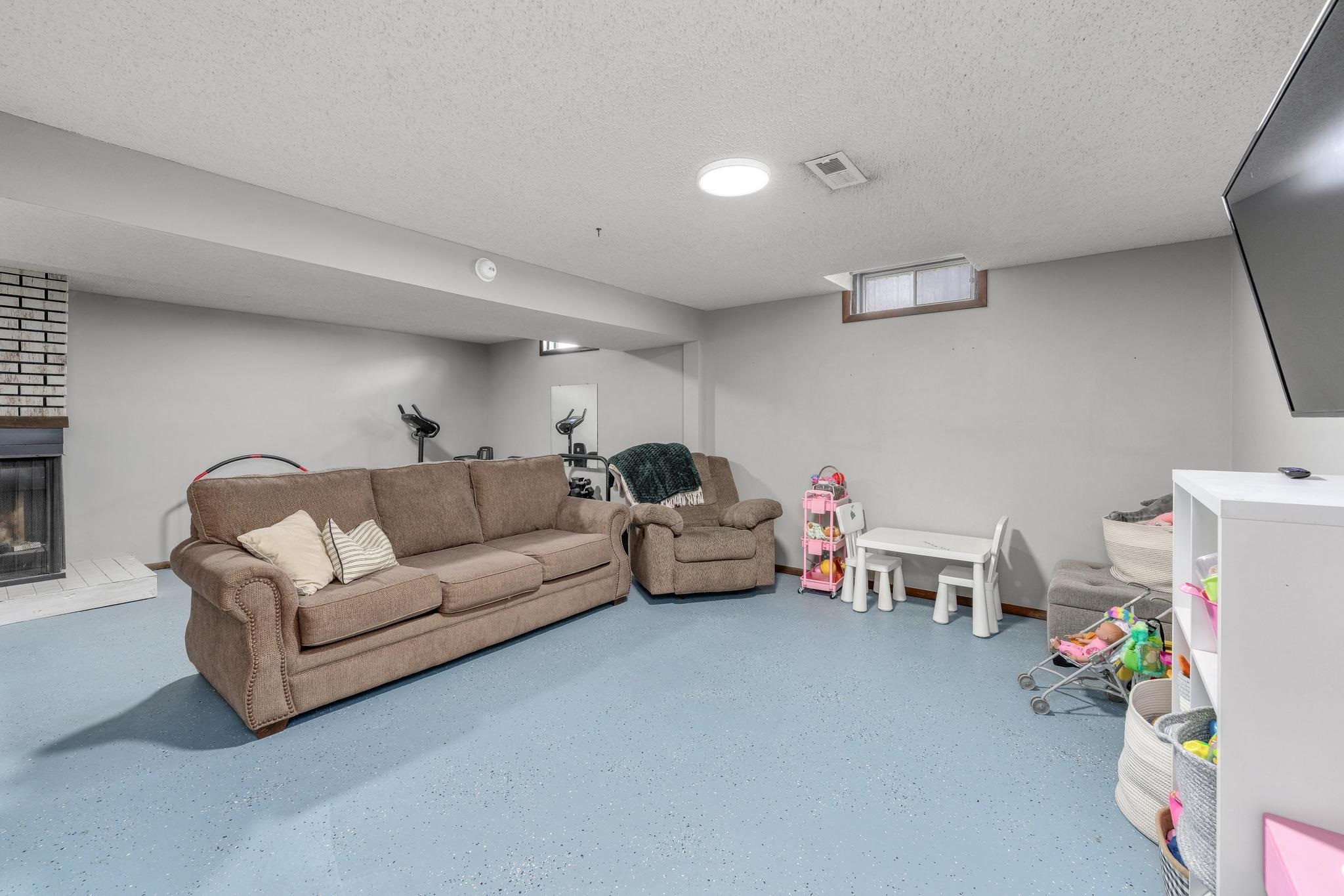 1416 N Park St Property Photo 18