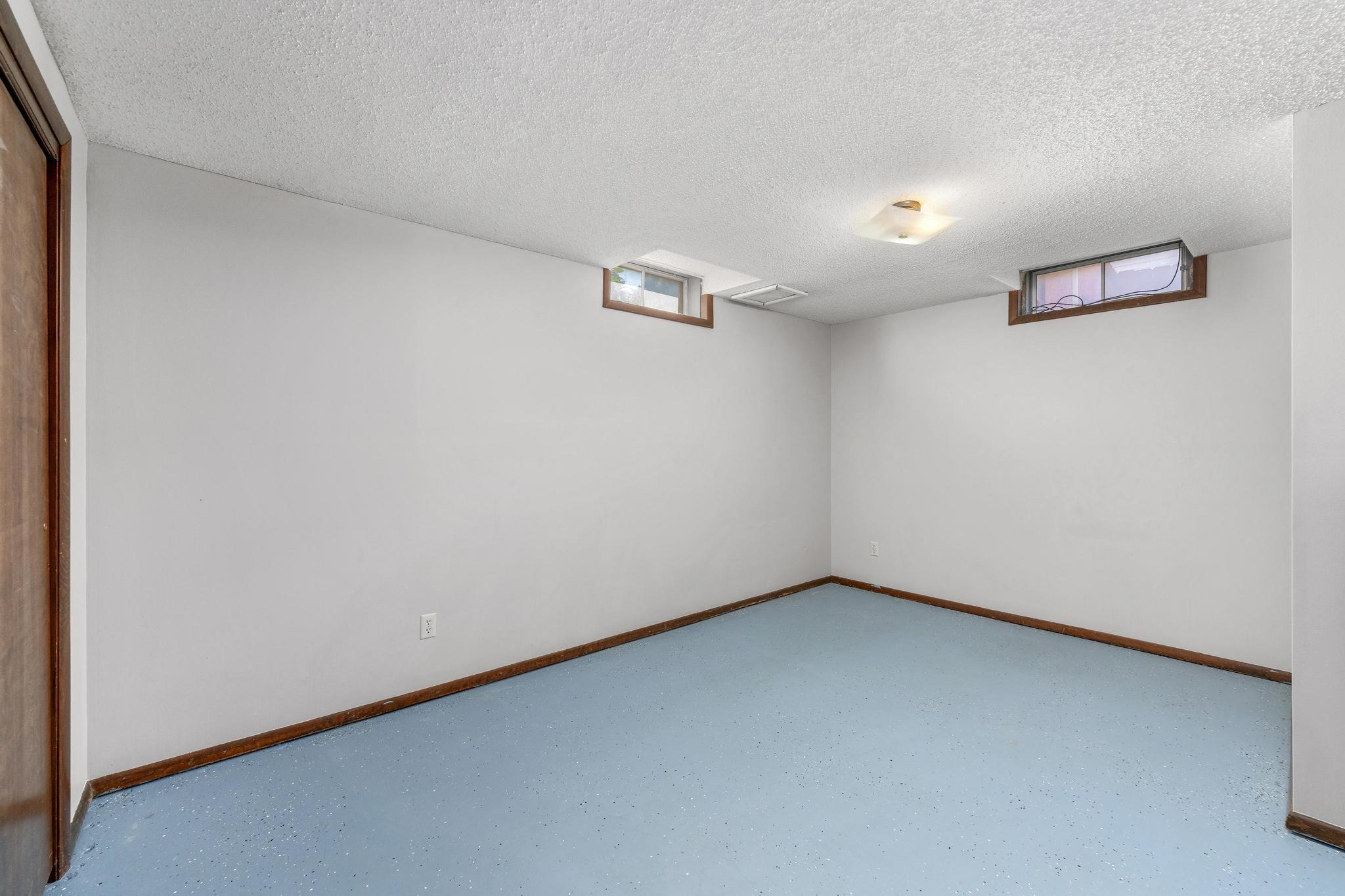 1416 N Park St Property Photo 22