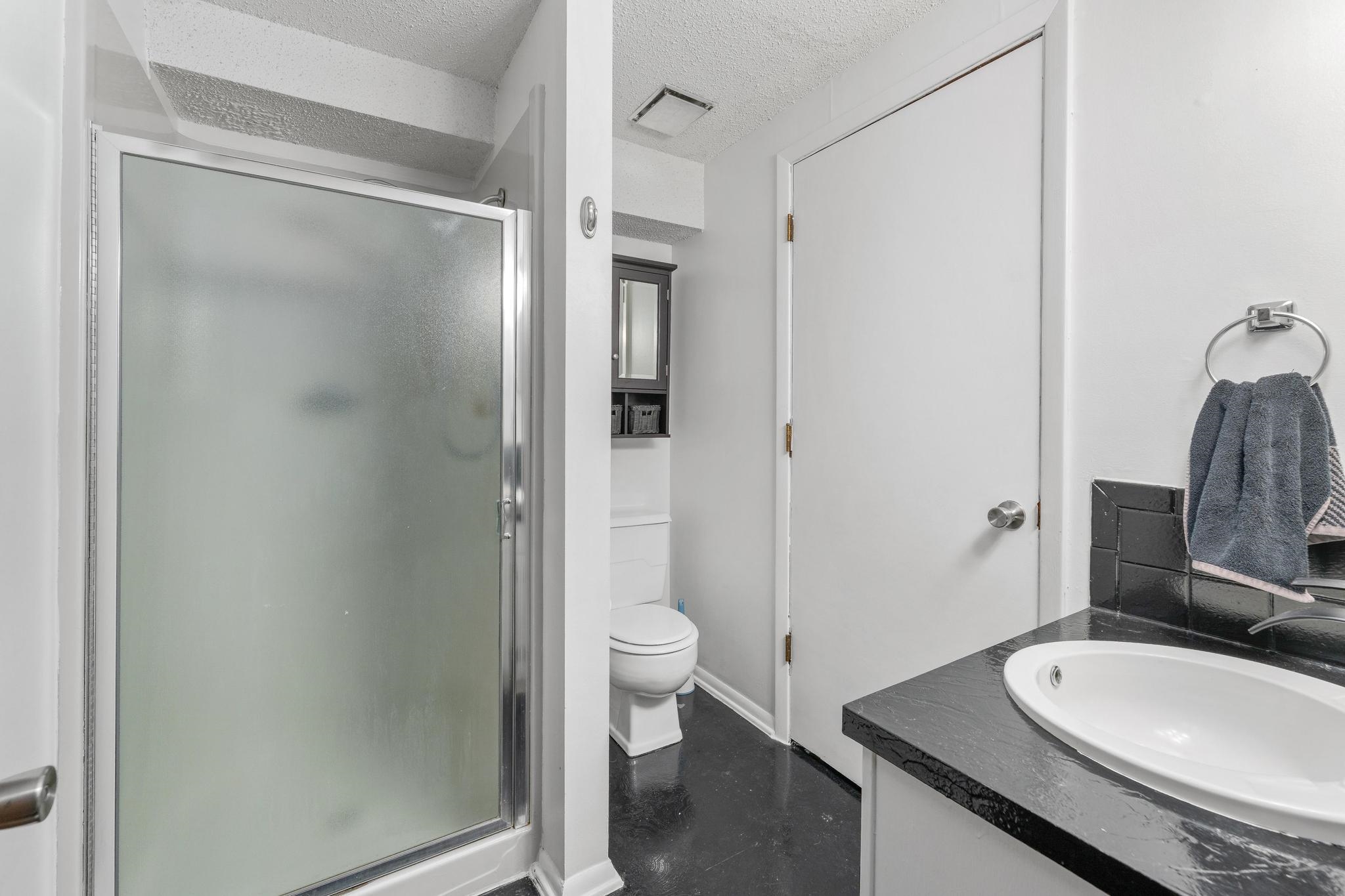 1416 N Park St Property Photo 24