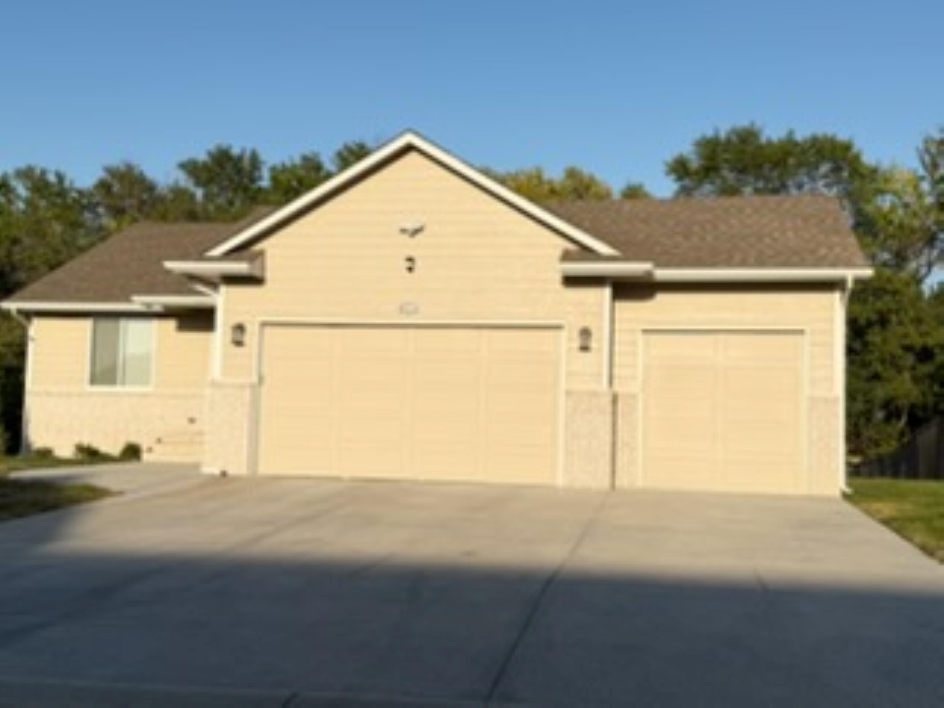 13529 E Rose St Property Photo 1