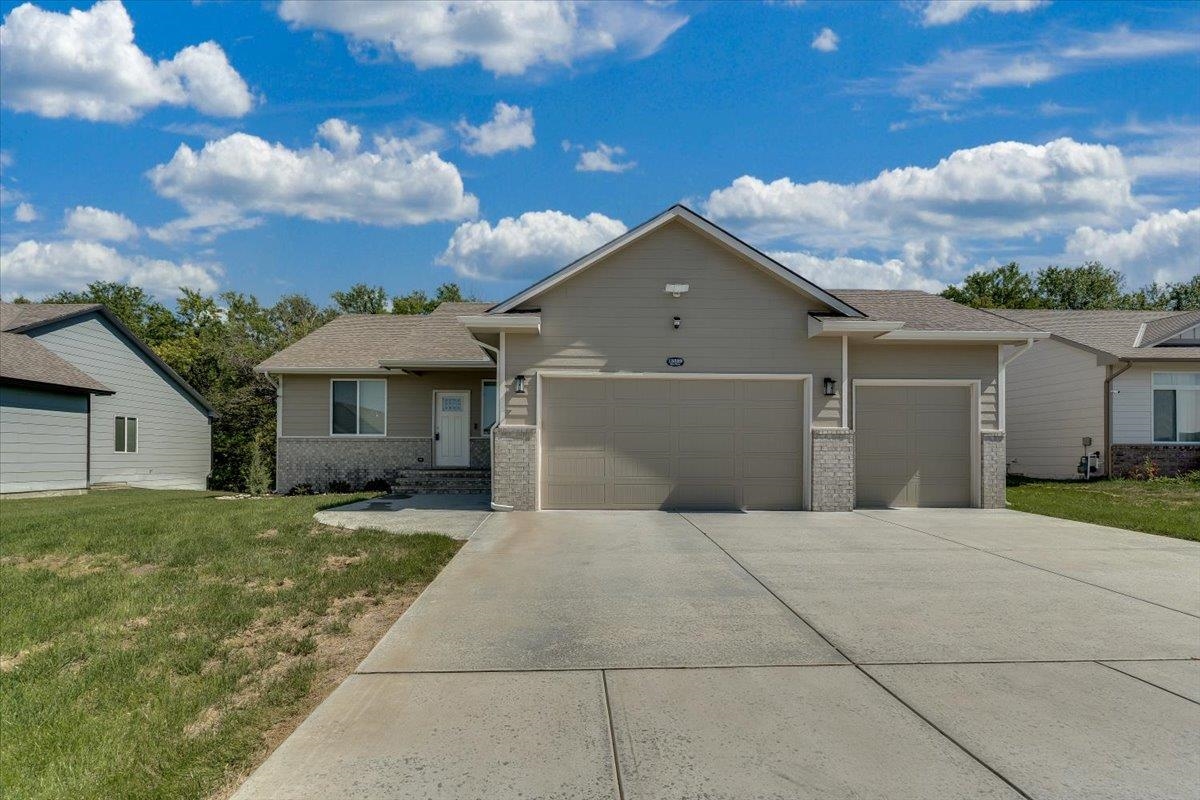 13529 E Rose St Property Photo 1