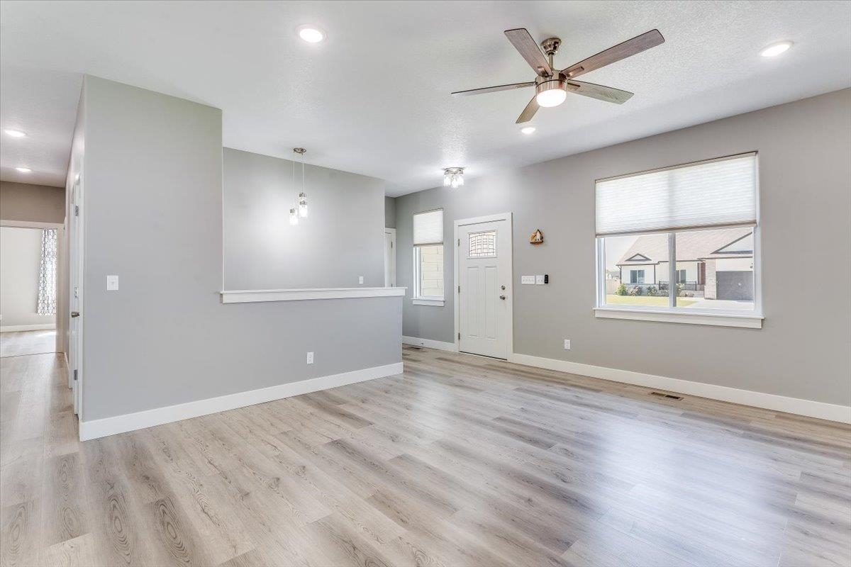 13529 E Rose St Property Photo 5