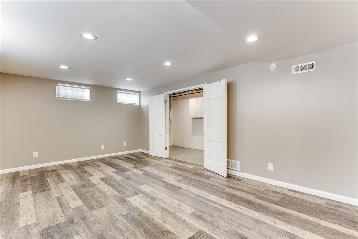 3926 W Westlawn St Property Photo 14