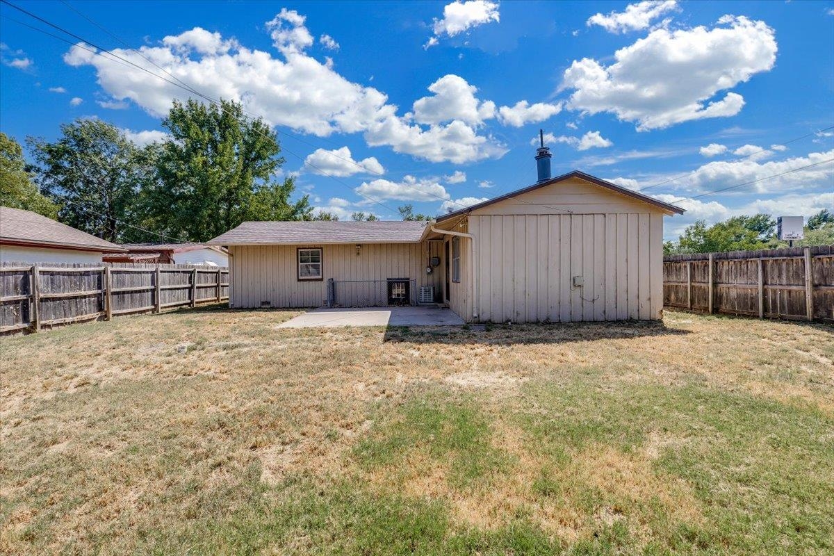 3926 W Westlawn St Property Photo 16