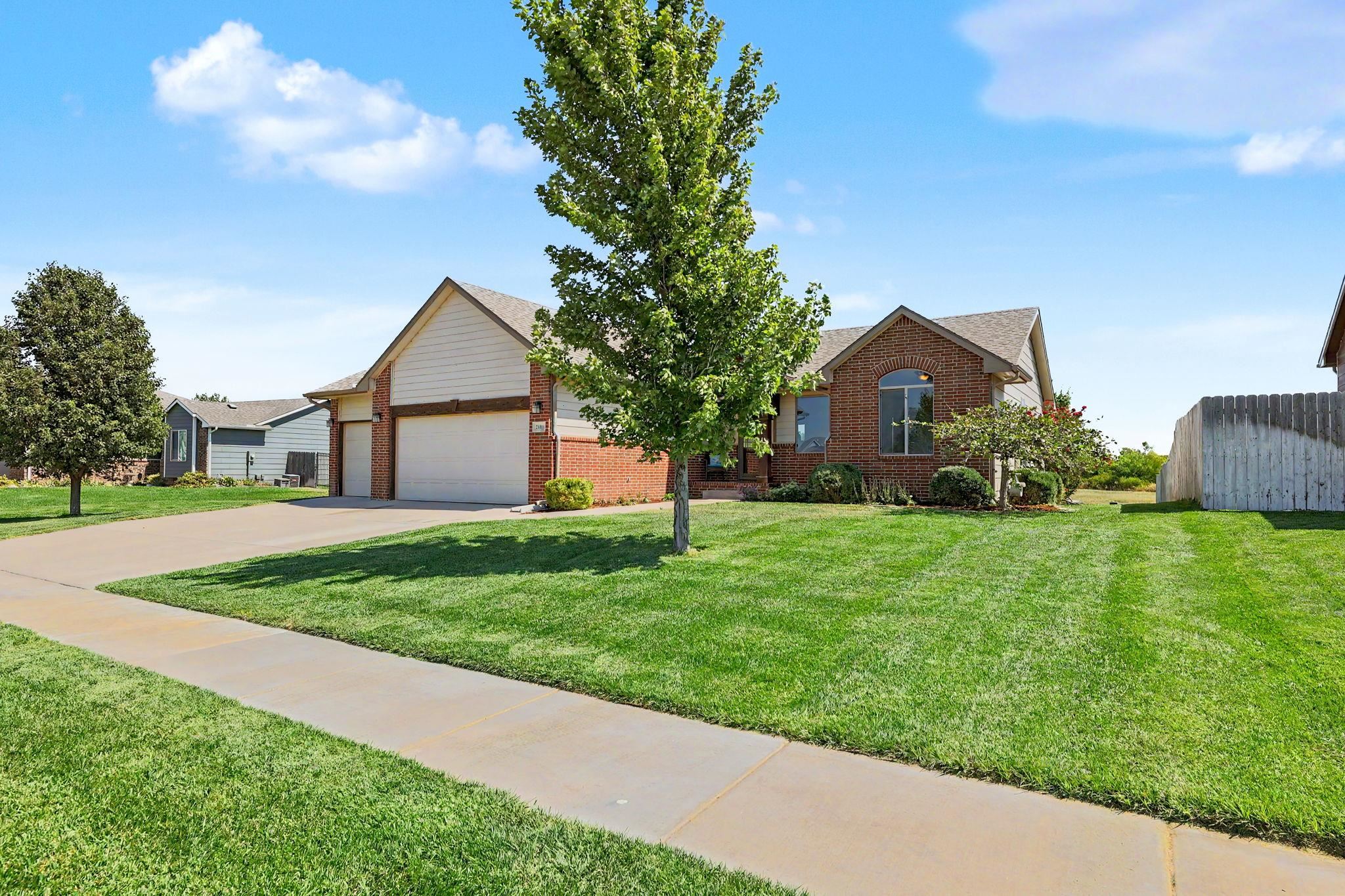 2106 S Wheatland St Property Photo 3
