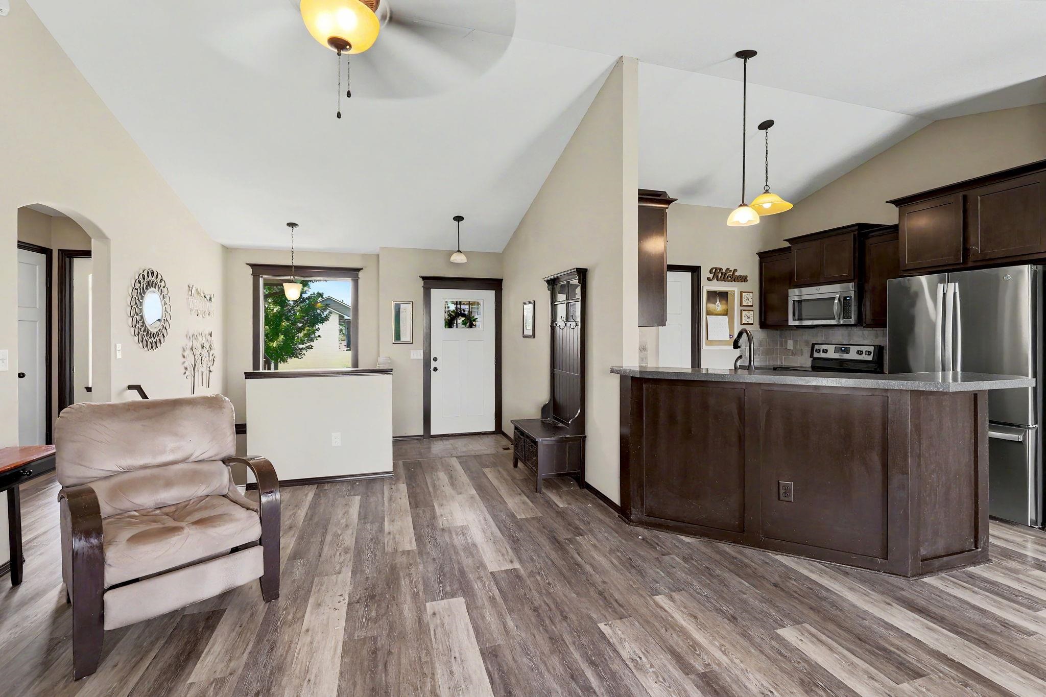 2106 S Wheatland St Property Photo 8