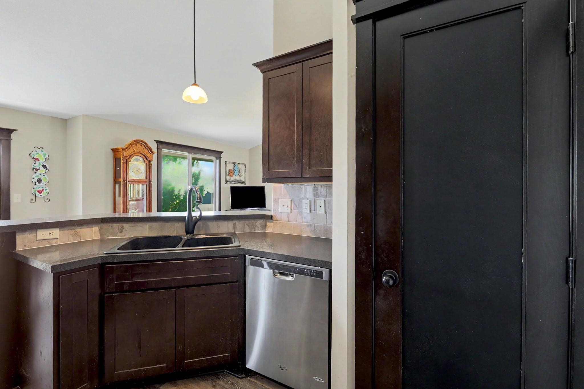 2106 S Wheatland St Property Photo 12