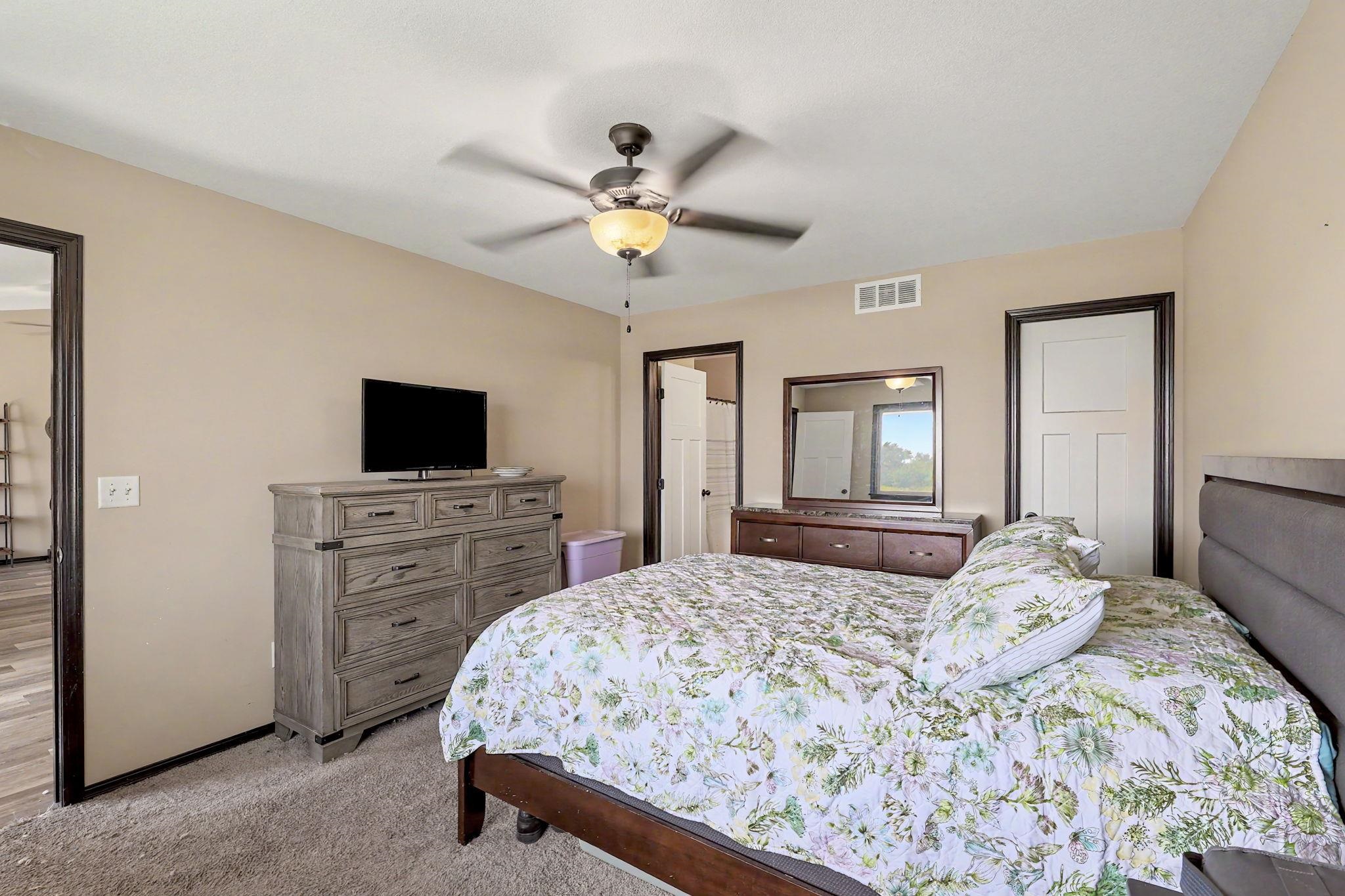 2106 S Wheatland St Property Photo 17