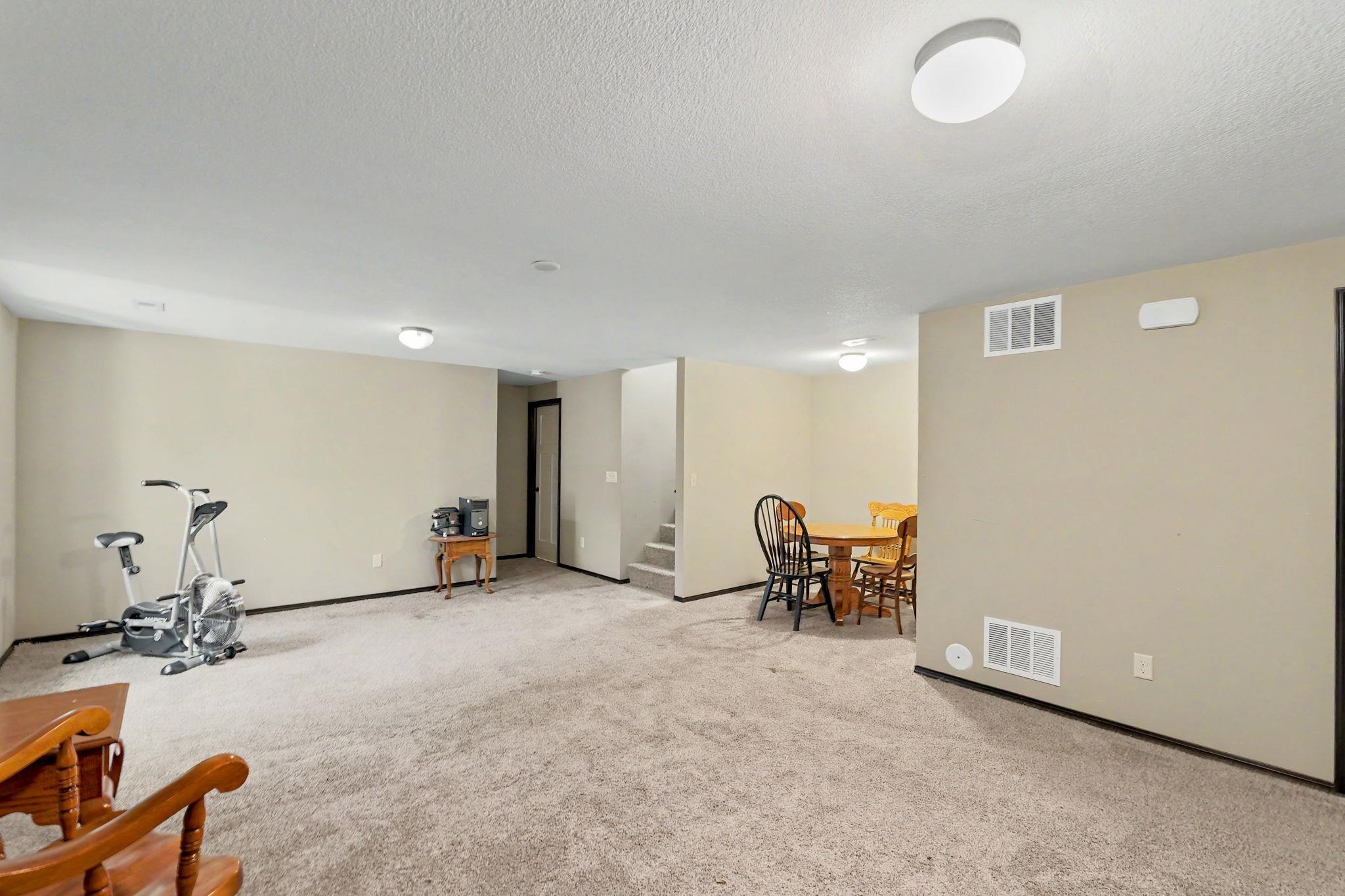 2106 S Wheatland St Property Photo 26