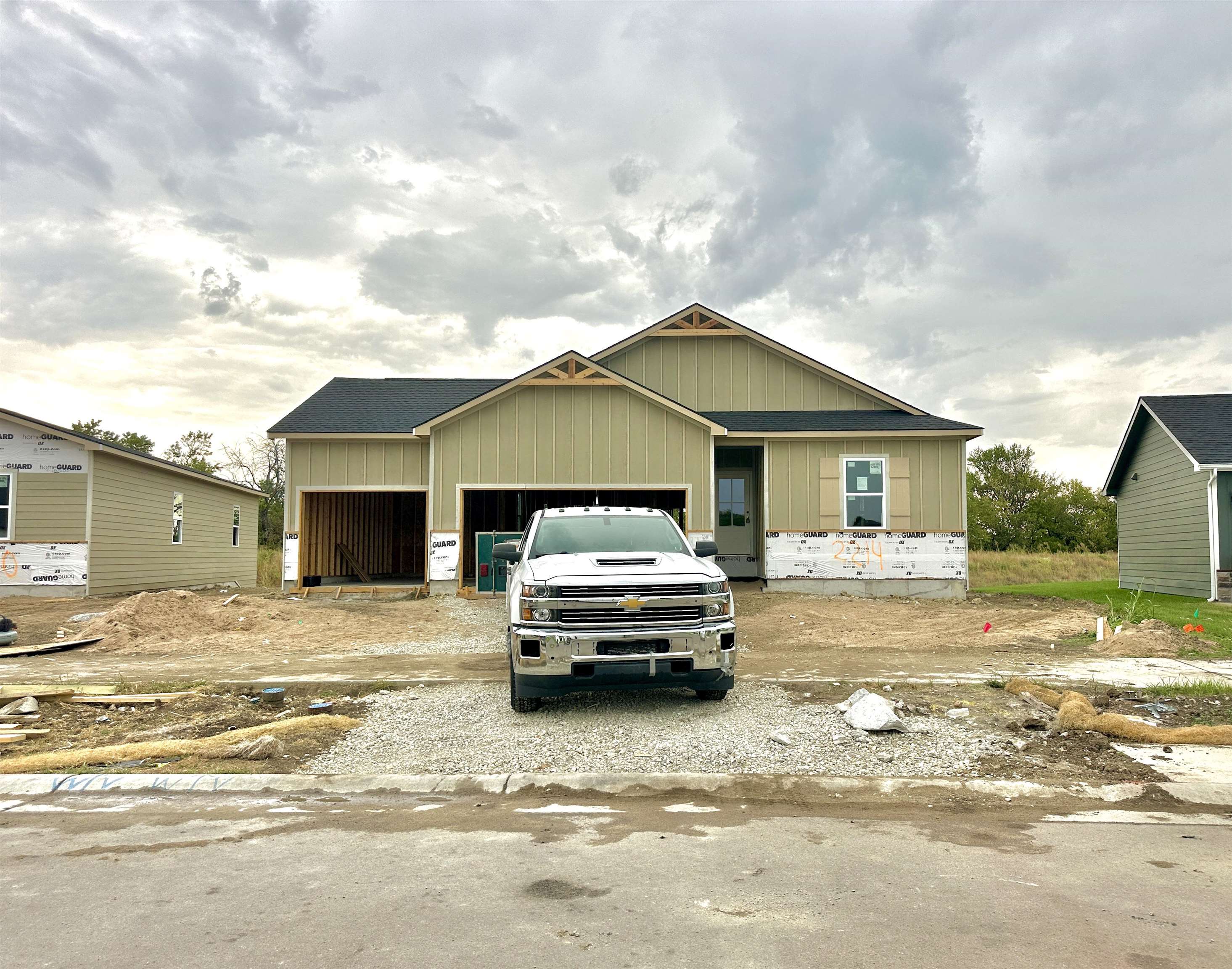 2214 S Vintage Dr Property Photo 1