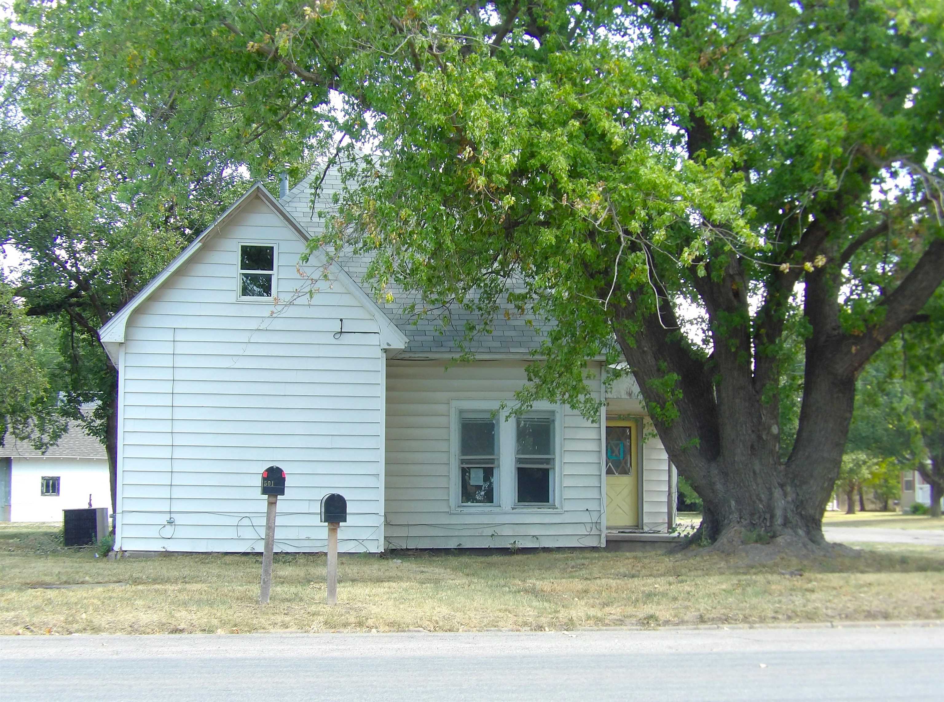 501 N Main St Property Photo 1